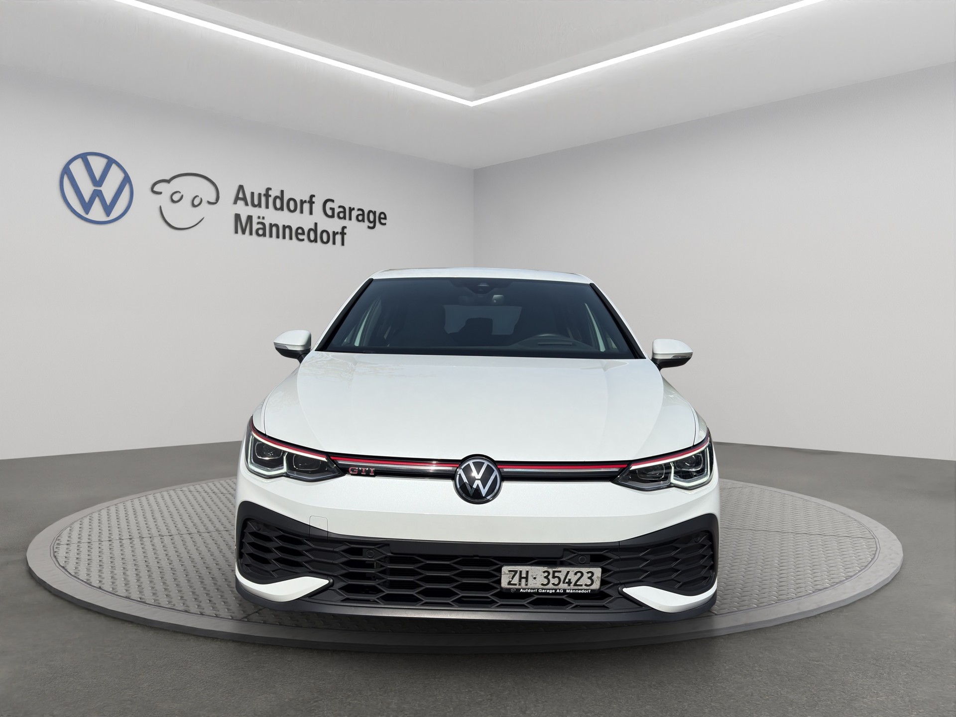 VW Golf 2.0 TSI GTI Clubsport 45 DSG-image-1