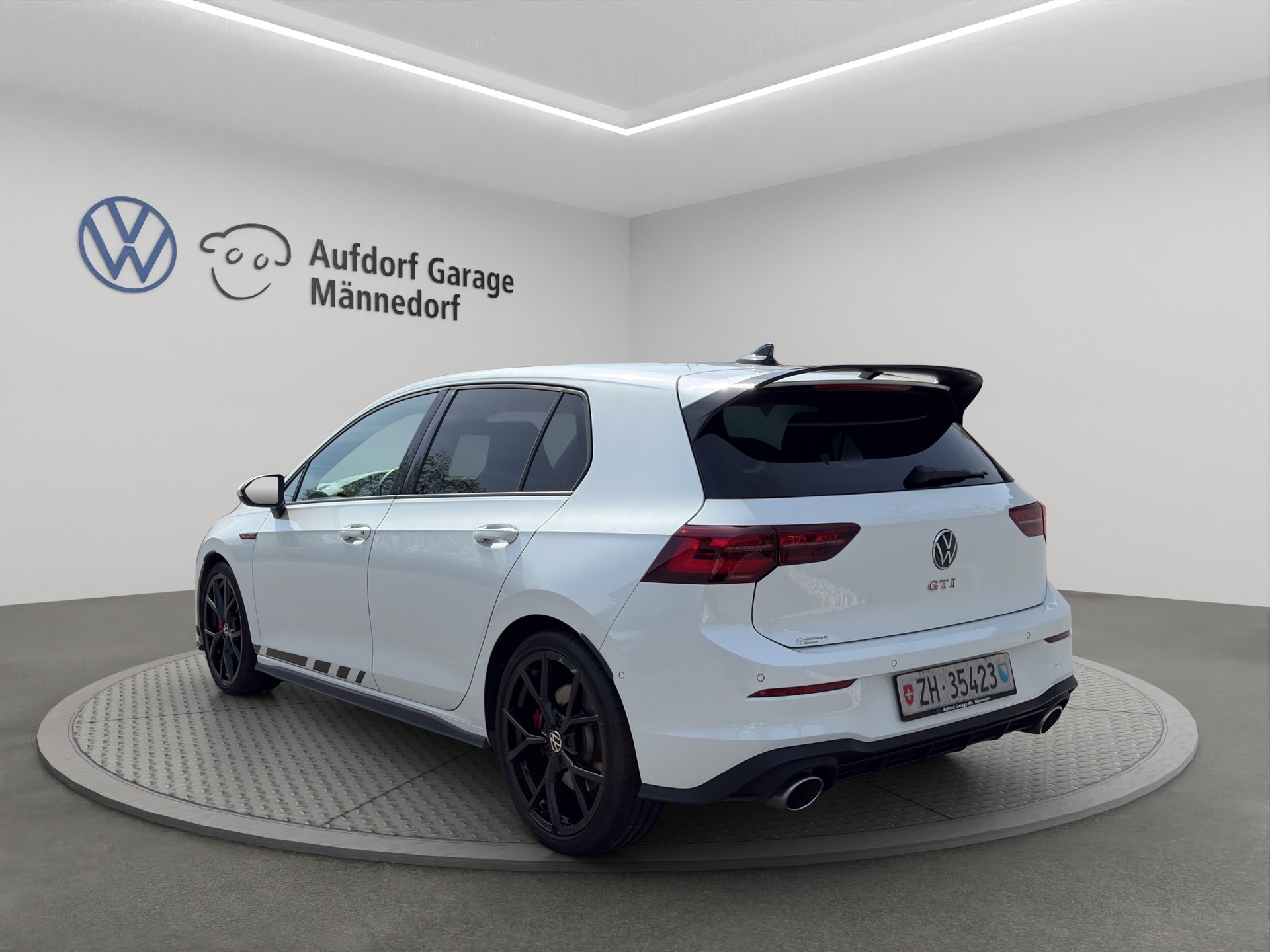 VW Golf 2.0 TSI GTI Clubsport 45 DSG-image-3