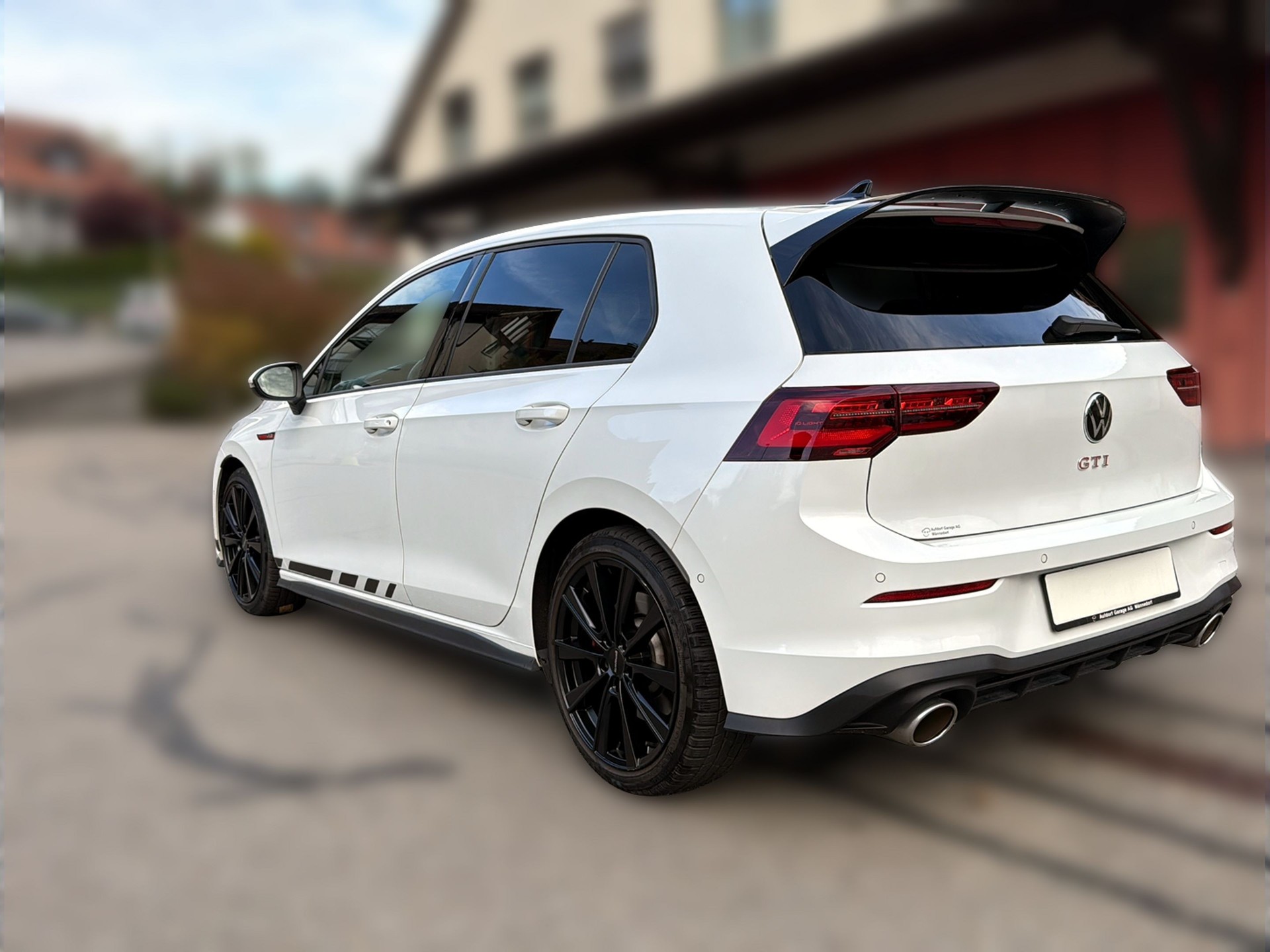 VW Golf 2.0 TSI GTI Clubsport 45 DSG-image-2