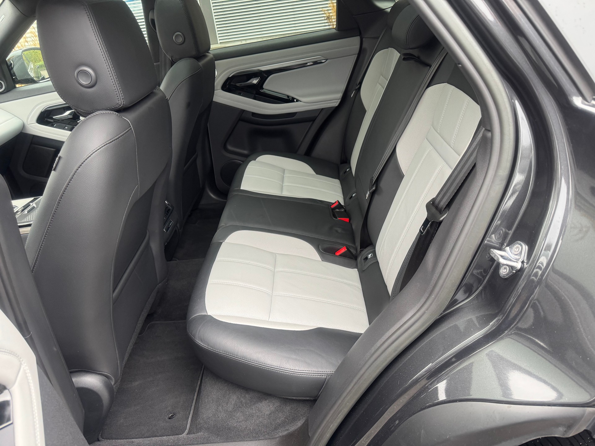 LAND ROVER Range Rover Evoque D 200 MHEV Bronze Collection AT9-image-9