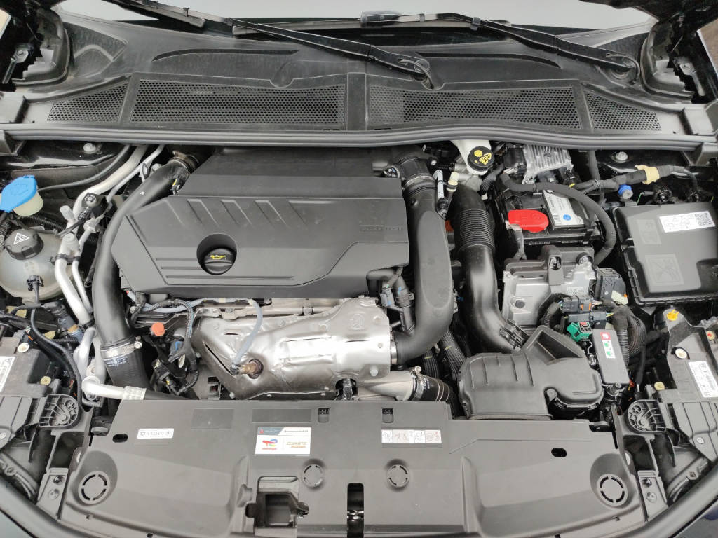 PEUGEOT 308 SW 1.6 PHEV 180 GT-image-8