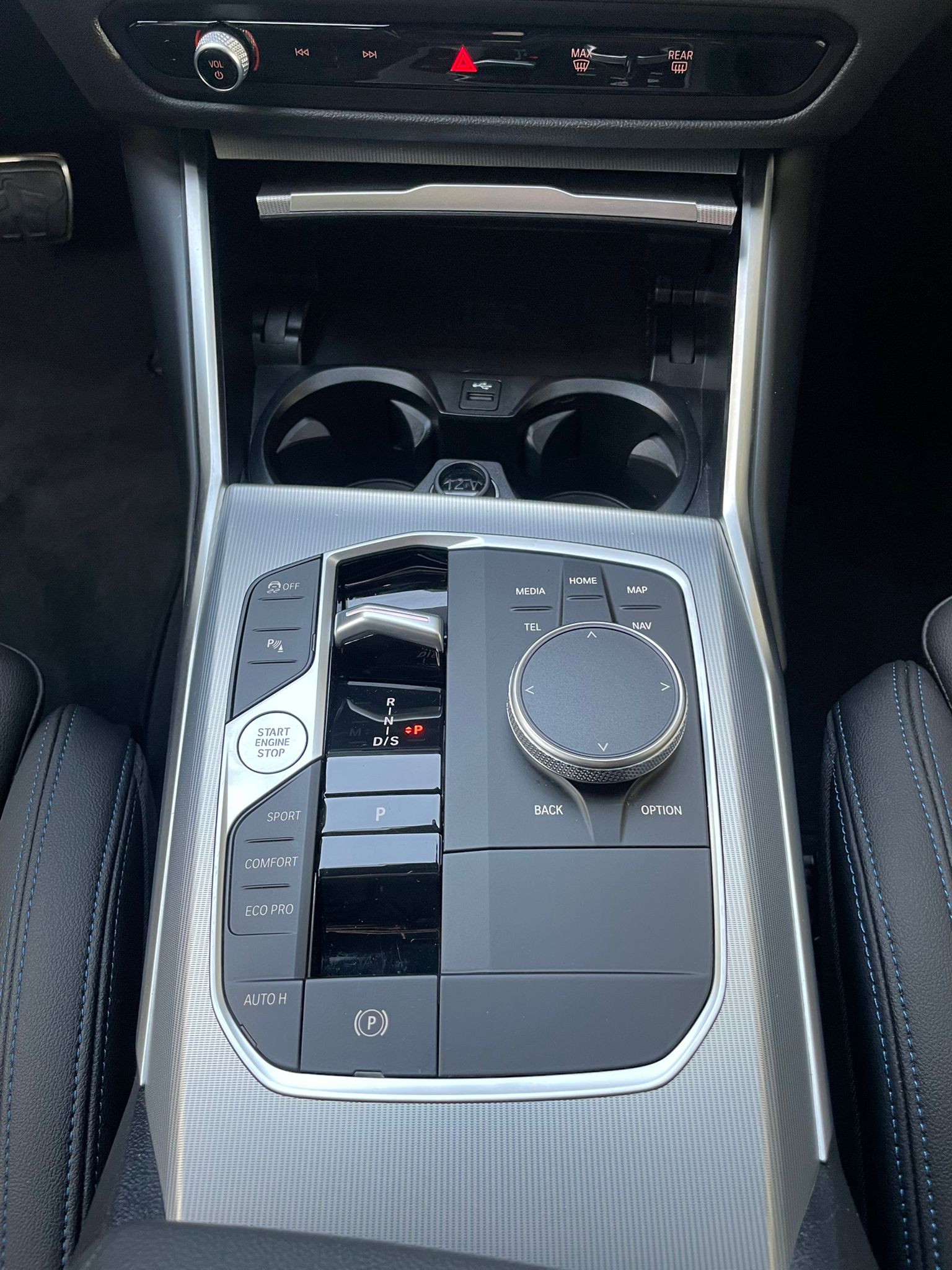 BMW 320d xDrive SAG Touring-image-8