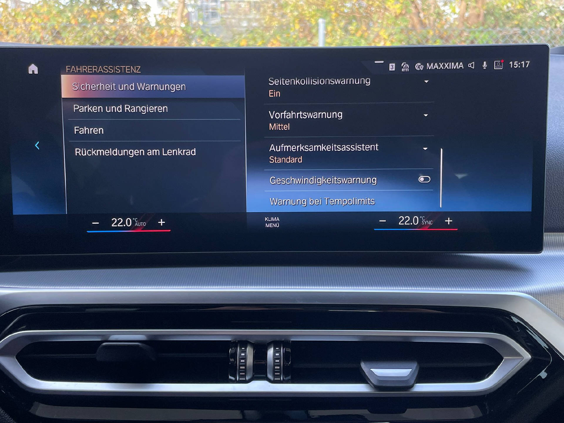 BMW 320d xDrive SAG Touring-image-10