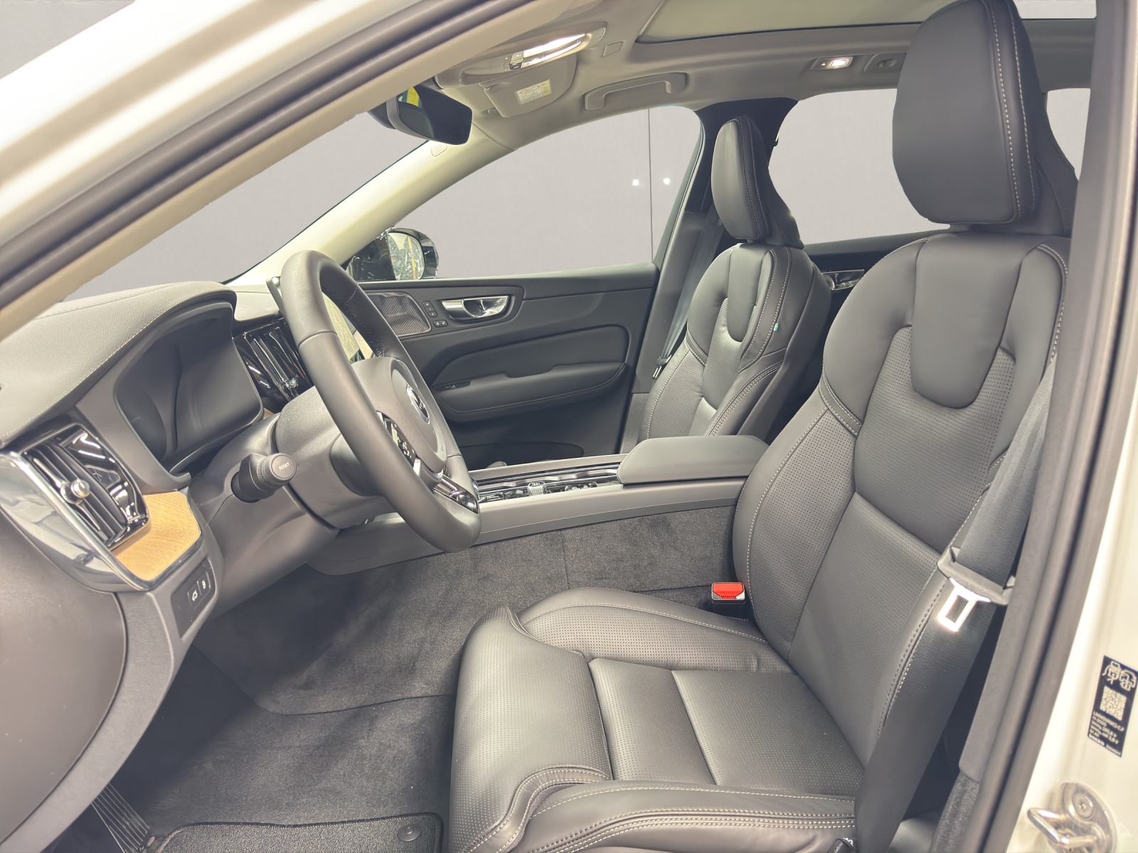 VOLVO XC60 2.0 T8 TE Ultra Dark eAWD-image-15