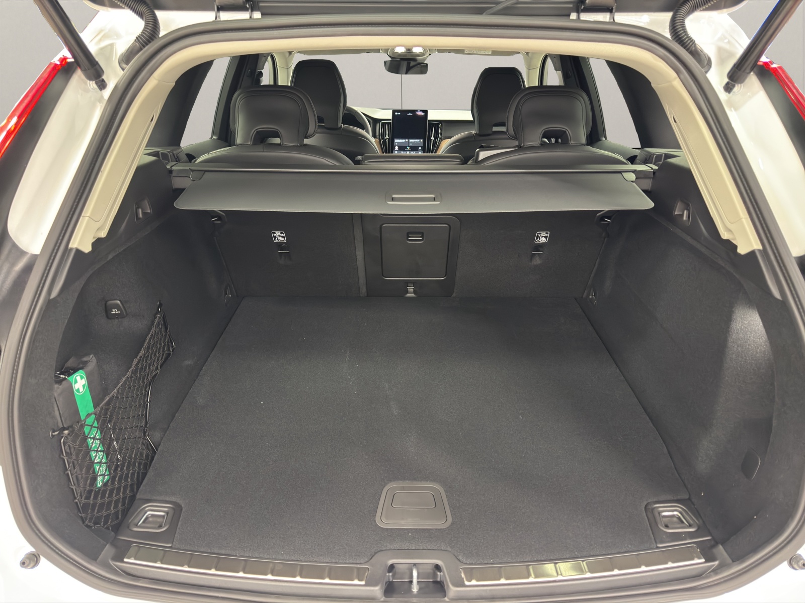 VOLVO XC60 2.0 T8 TE Ultra Dark eAWD-image-14