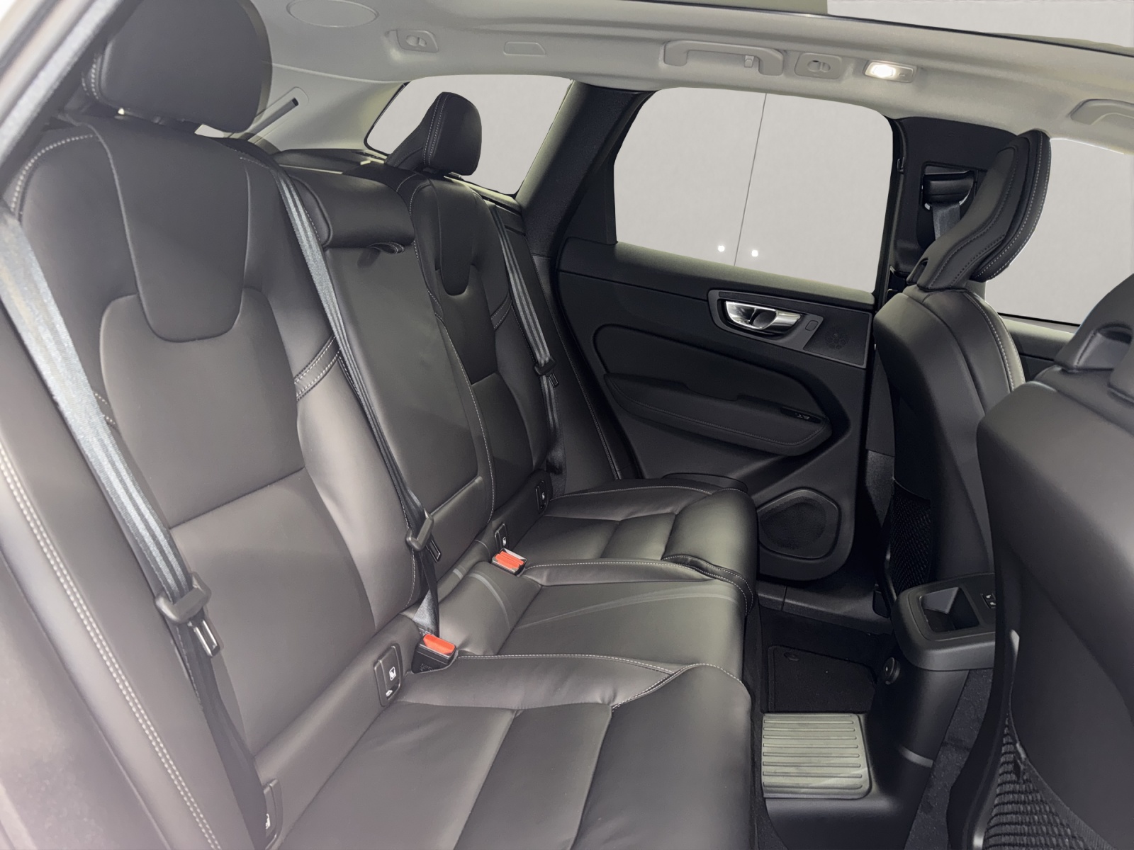 VOLVO XC60 2.0 T8 TE Ultra Dark eAWD-image-12