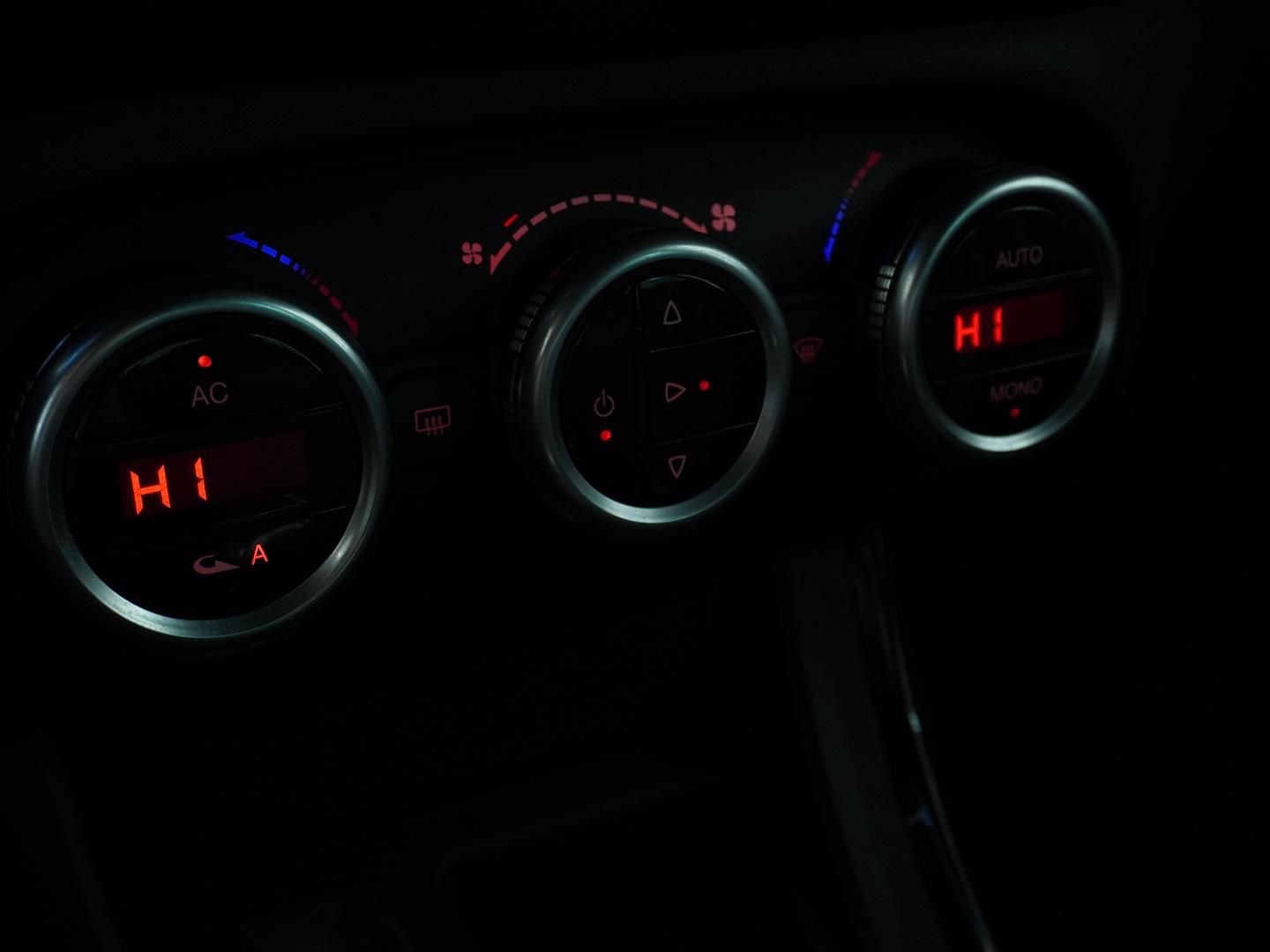 ALFA ROMEO Giulietta 1750 TBi Quadrifoglio Verde-image-8