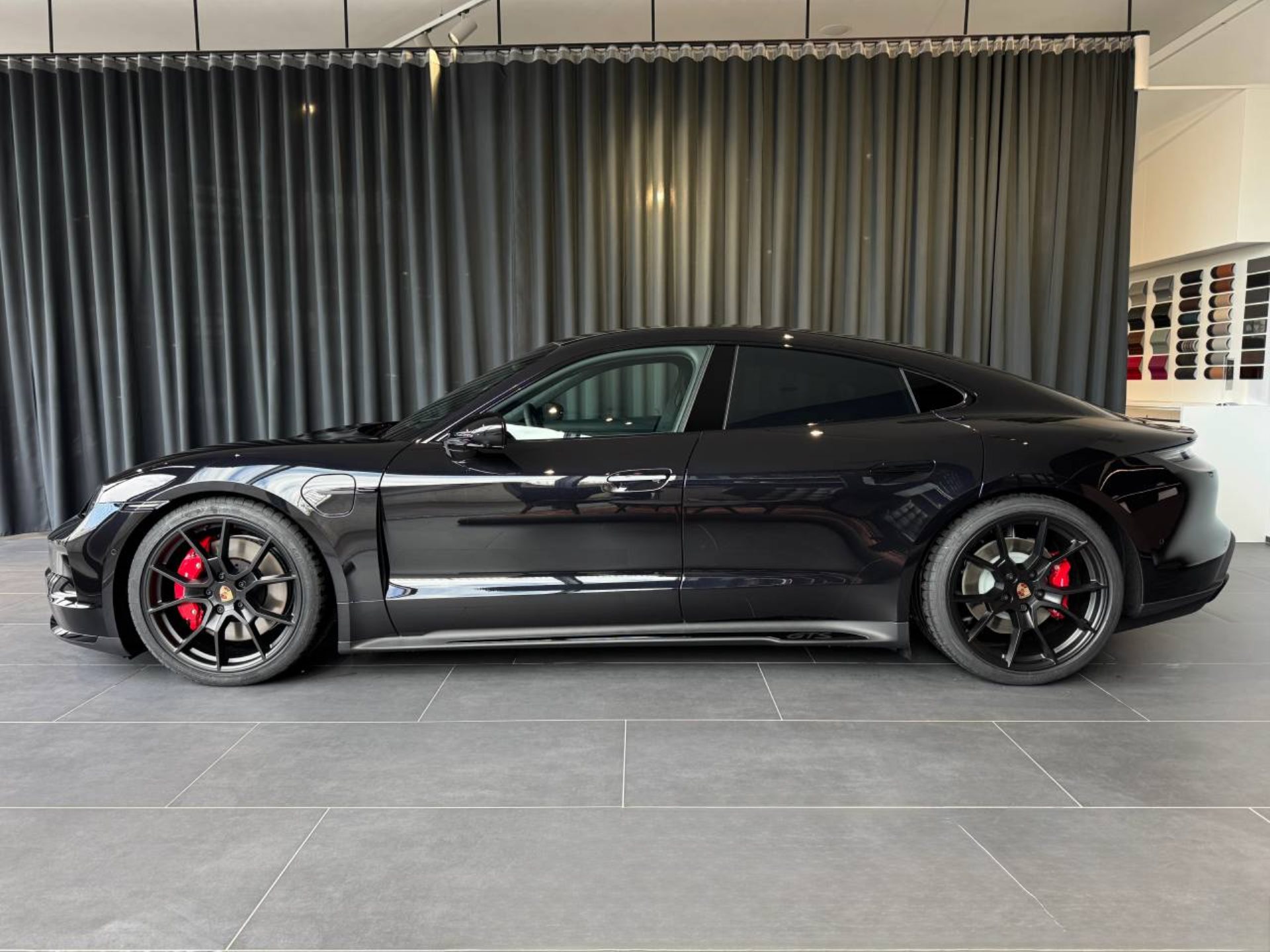 PORSCHE Taycan GTS-image-1