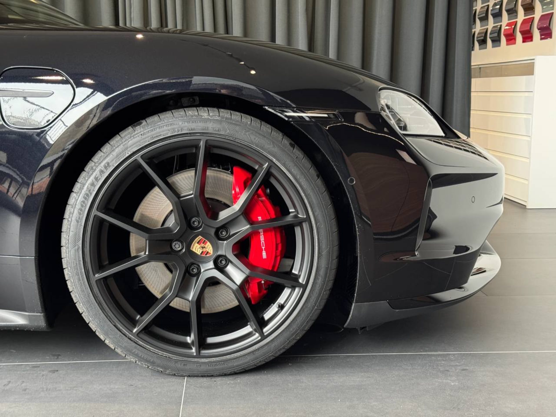 PORSCHE Taycan GTS-image-13