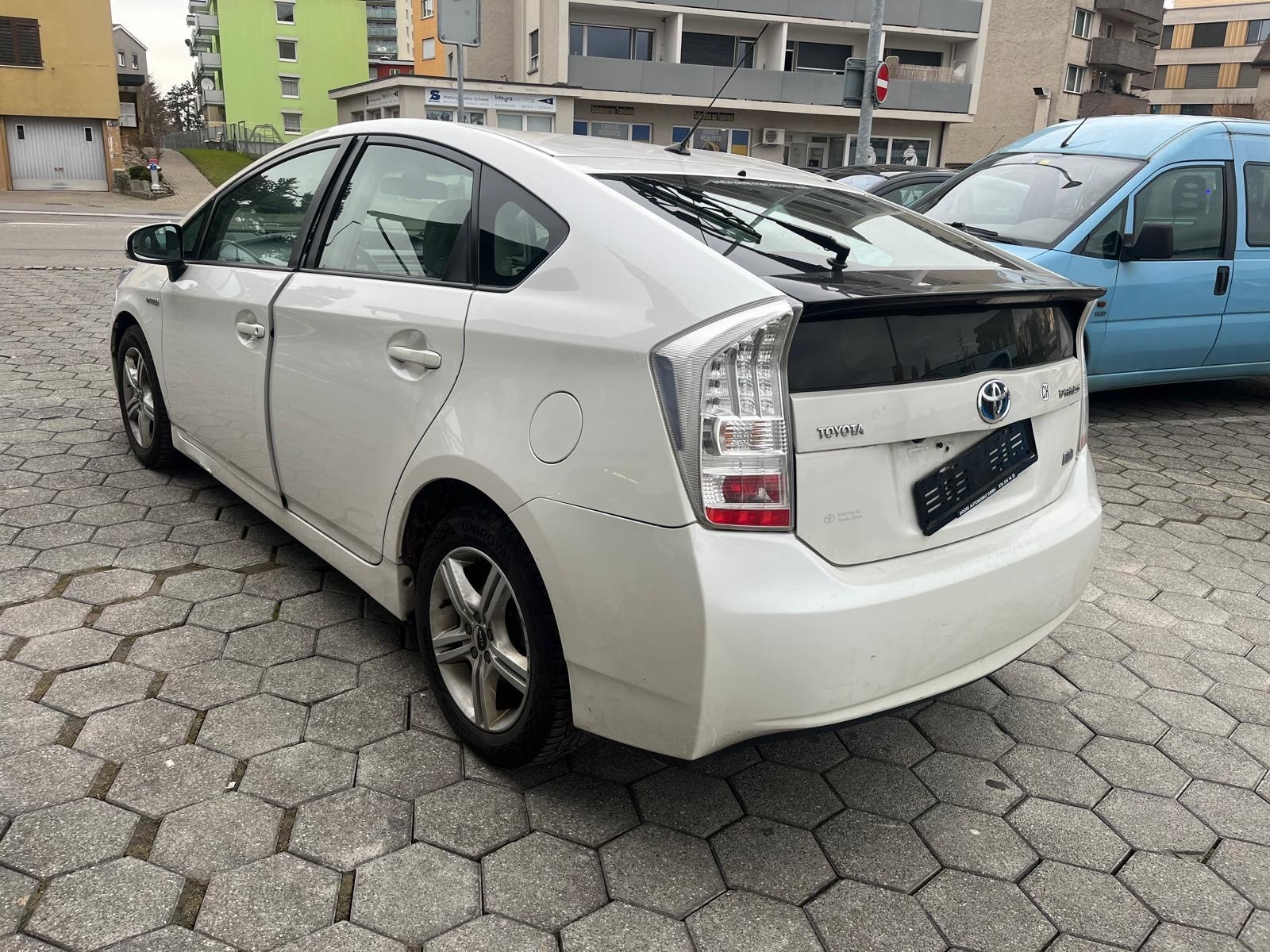 TOYOTA Prius 1.8 16V HSD Sol-image-3