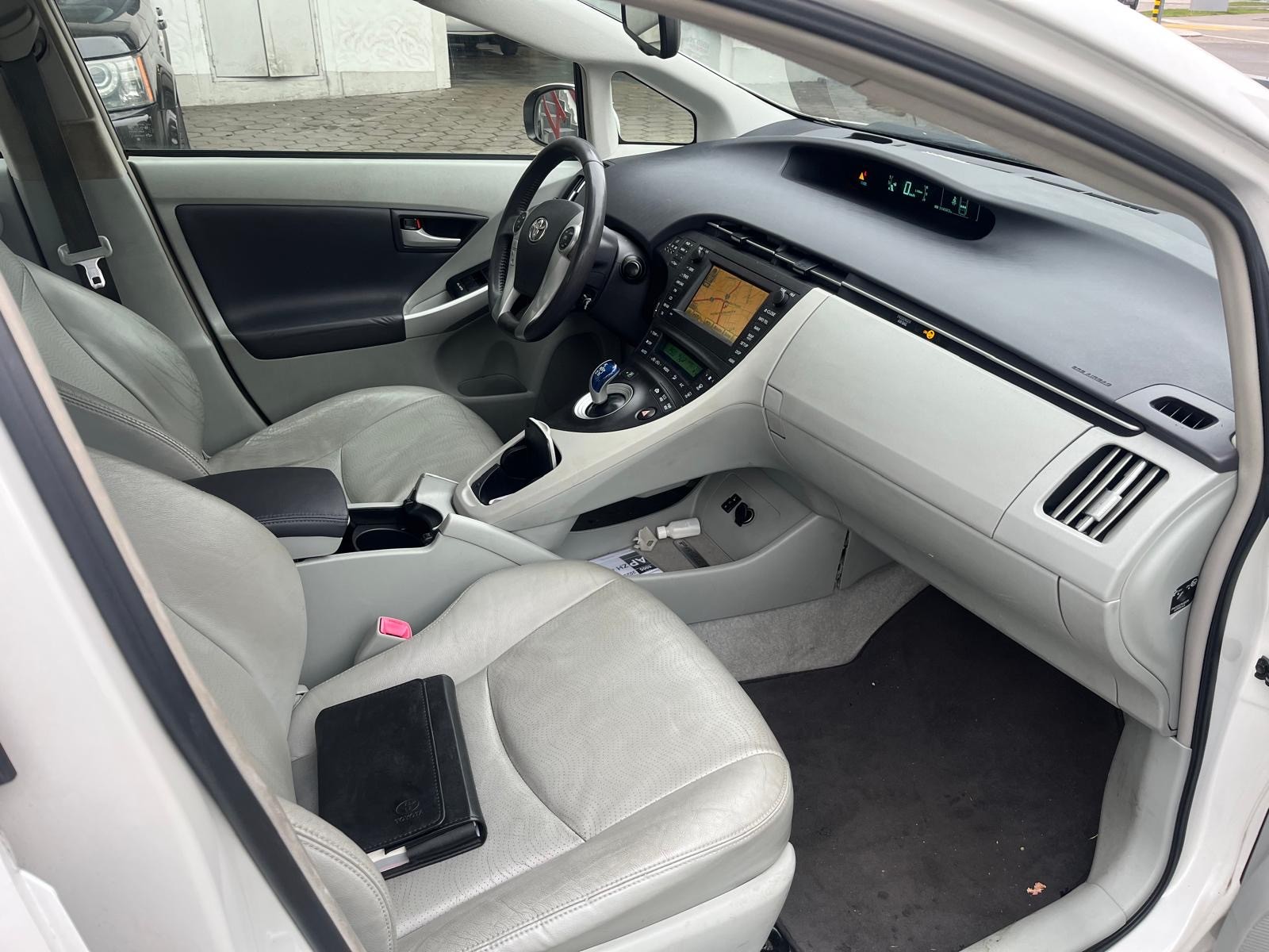 TOYOTA Prius 1.8 16V HSD Sol-image-6