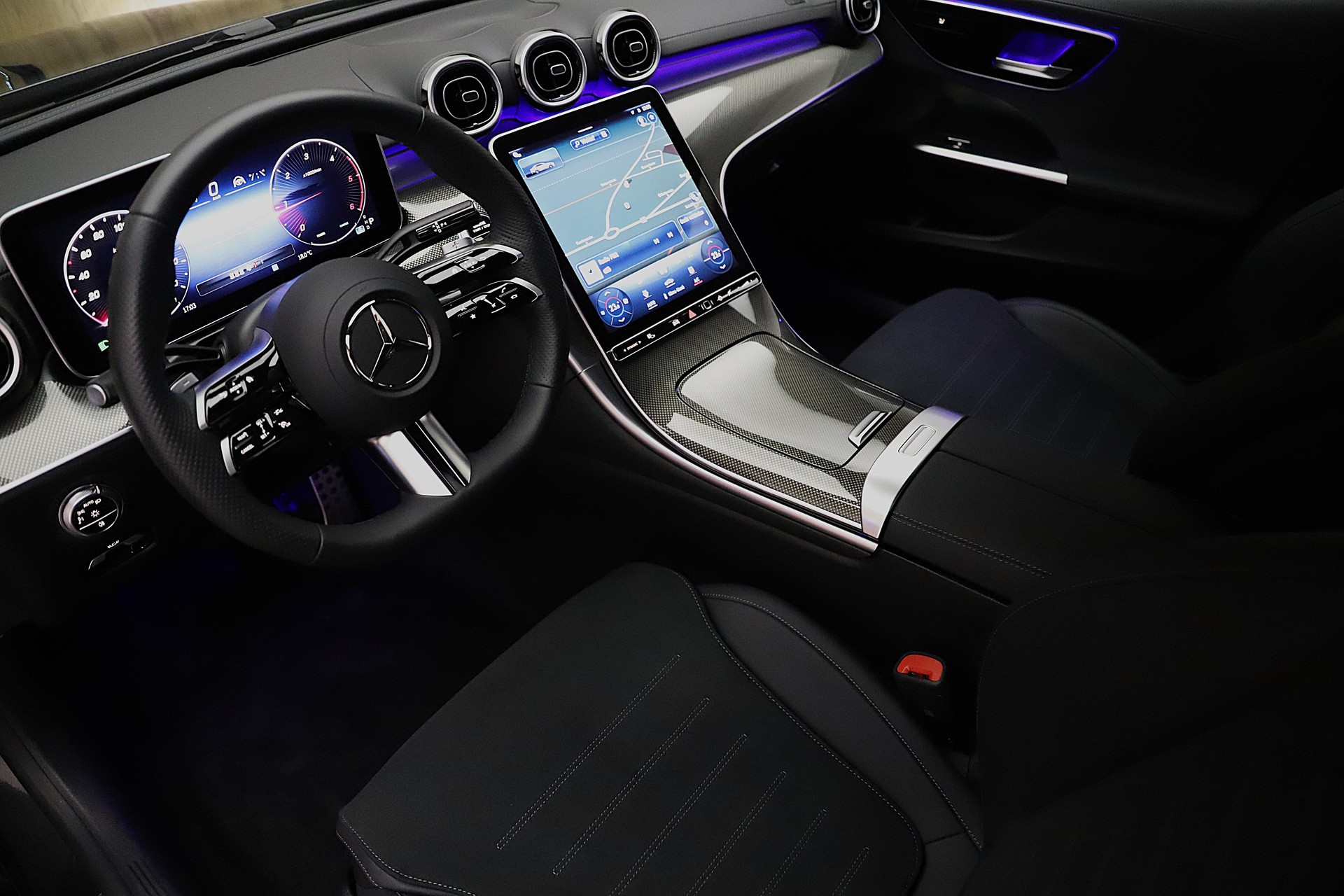 MERCEDES-BENZ C 220 d AMG Line Advance-image-4