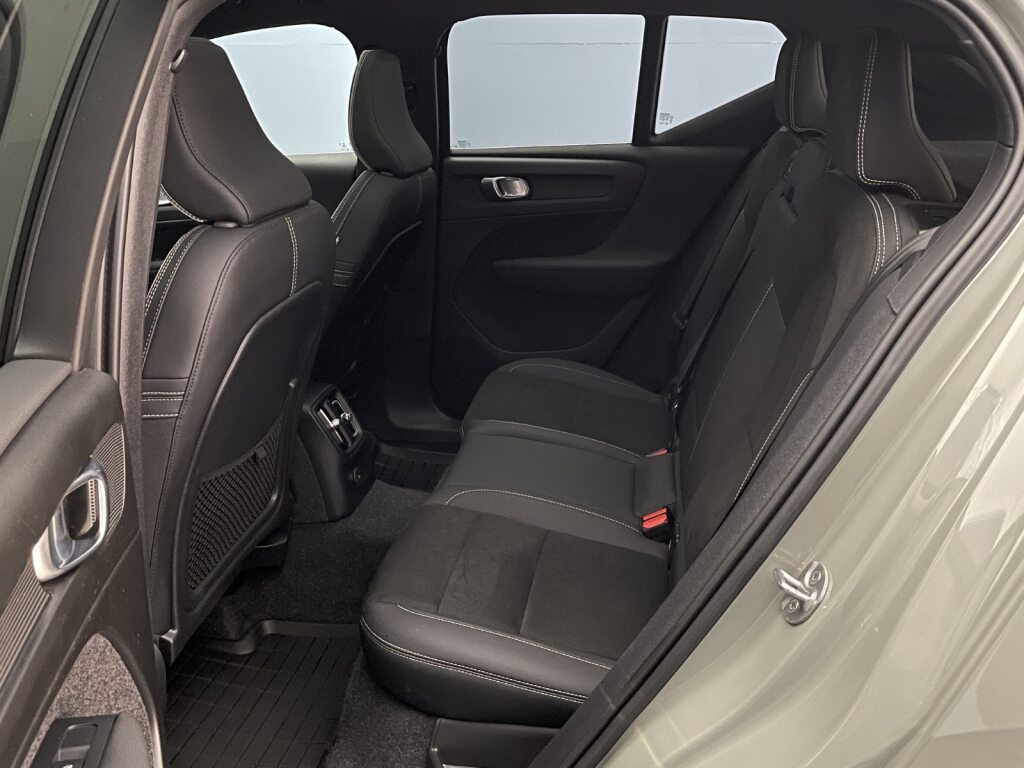VOLVO XC40 1.5 T4 PiH Ultimate Bright-image-7