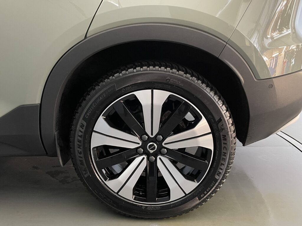 VOLVO XC40 1.5 T4 PiH Ultimate Bright-image-5