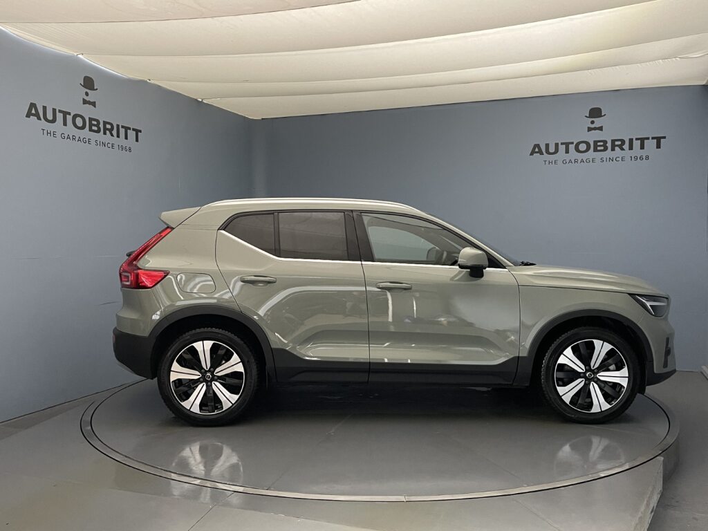 VOLVO XC40 1.5 T4 PiH Ultimate Bright-image-3