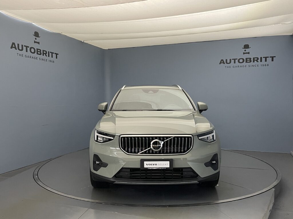 VOLVO XC40 1.5 T4 PiH Ultimate Bright-image-4