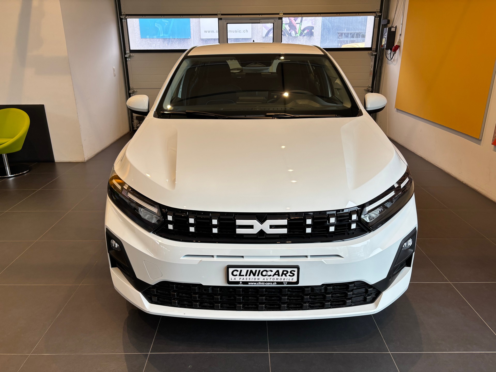 DACIA Sandero TCe 100 Journey-image-1