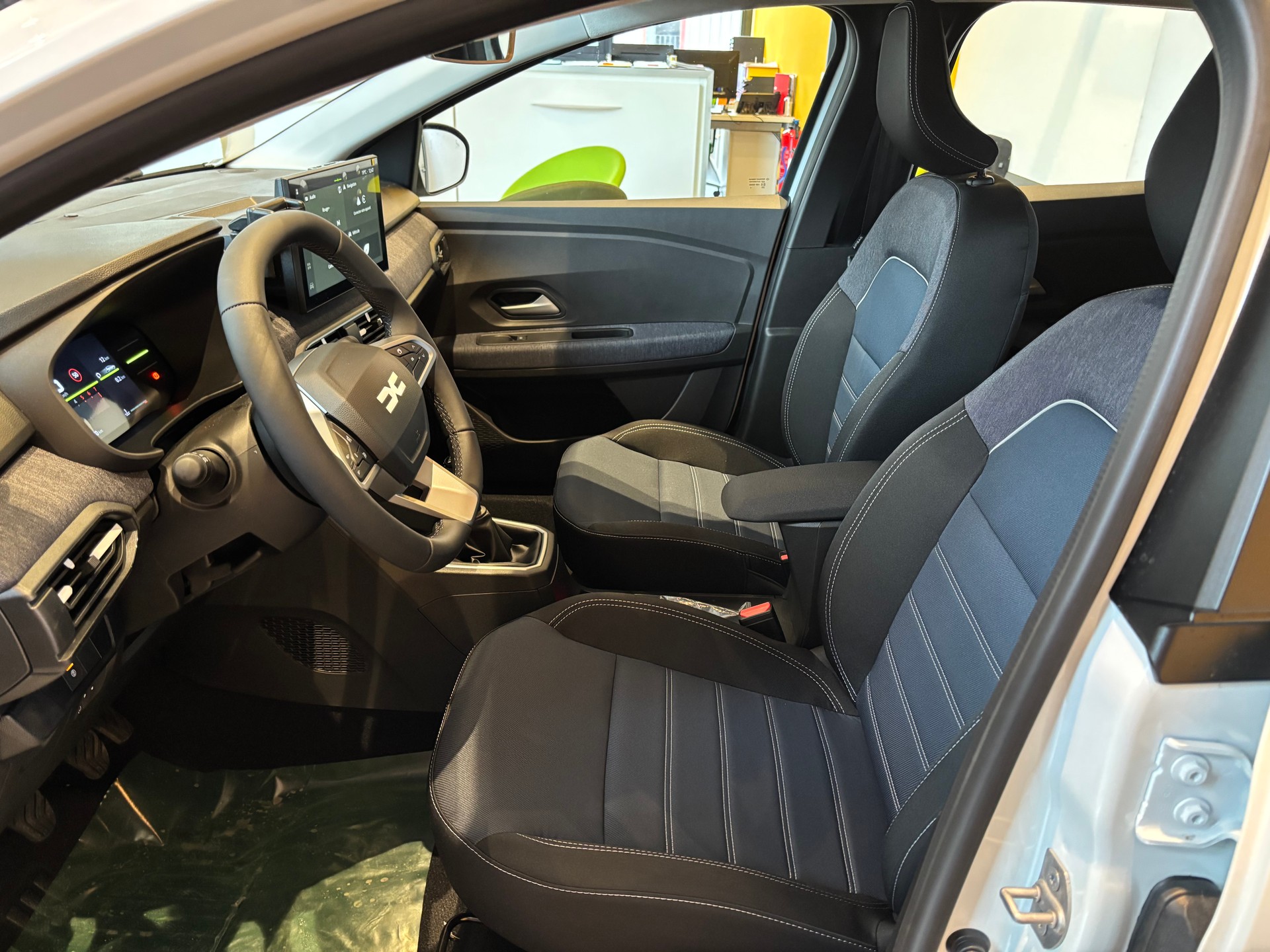 DACIA Sandero TCe 100 Journey-image-8
