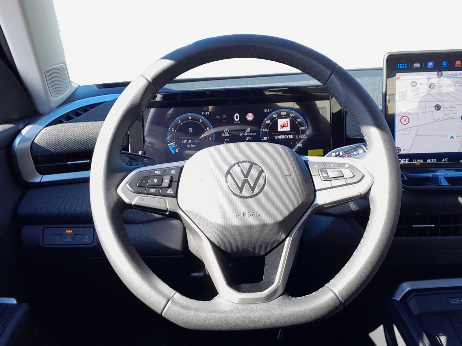 VW T-Roc 1.5 eTSI mHEV Life DSG-image-9
