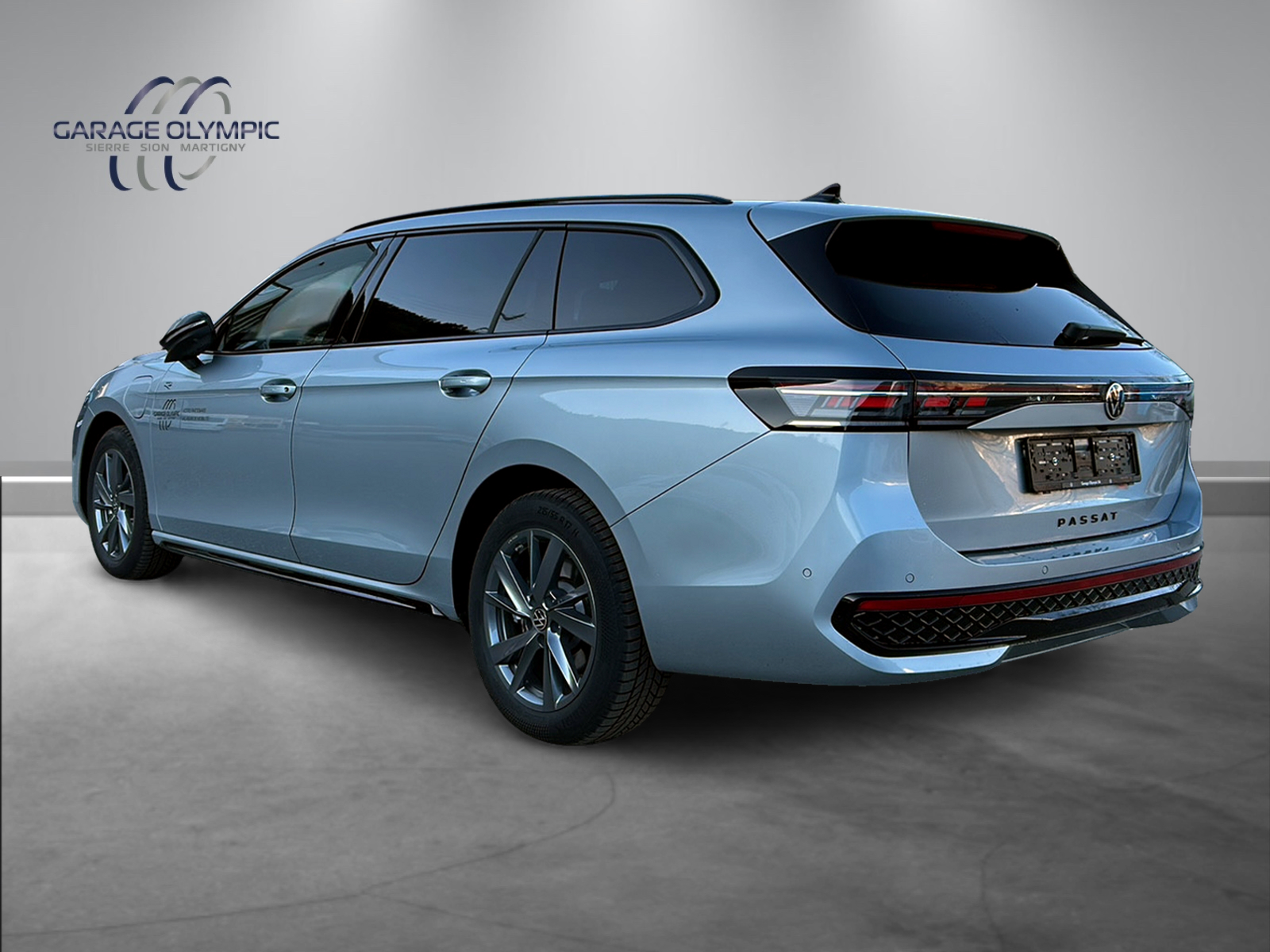 VW Passat Variant 1.5 TSI evo2 Plug-In- Hybrid R-Line DSG-image-2