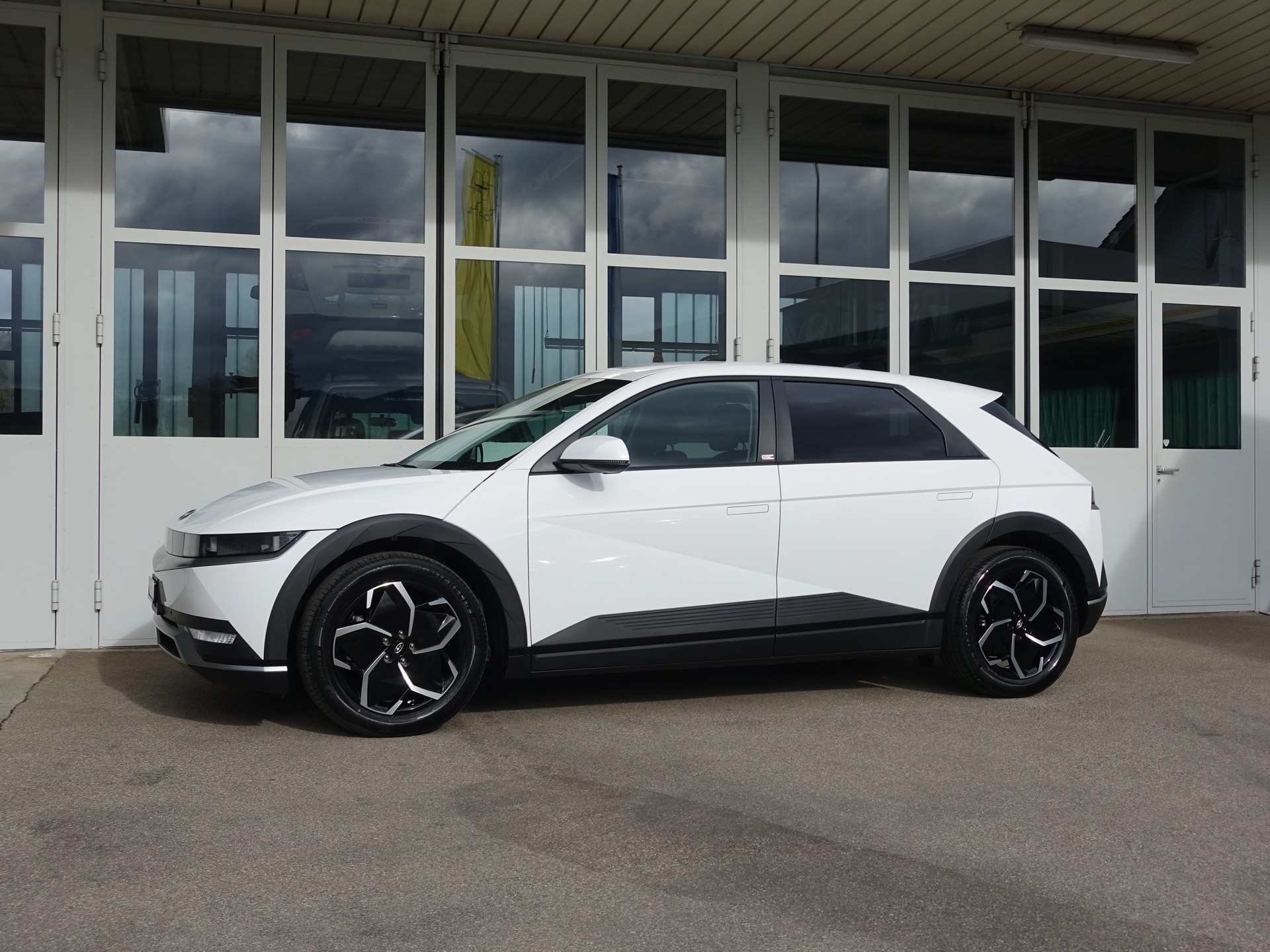 HYUNDAI Ioniq 5 77kW Origo 4WD-image-20