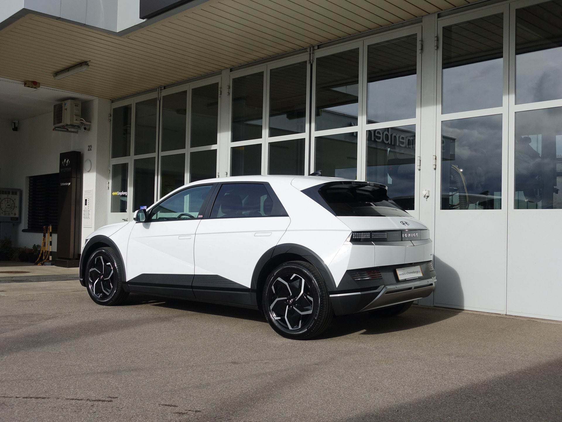 HYUNDAI Ioniq 5 77kW Origo 4WD-image-22
