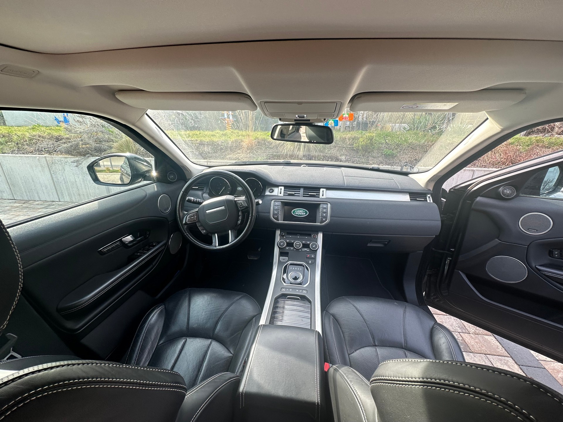 LAND ROVER Range Rover Evoque 2.0 TD4 HSE AT9-image-3