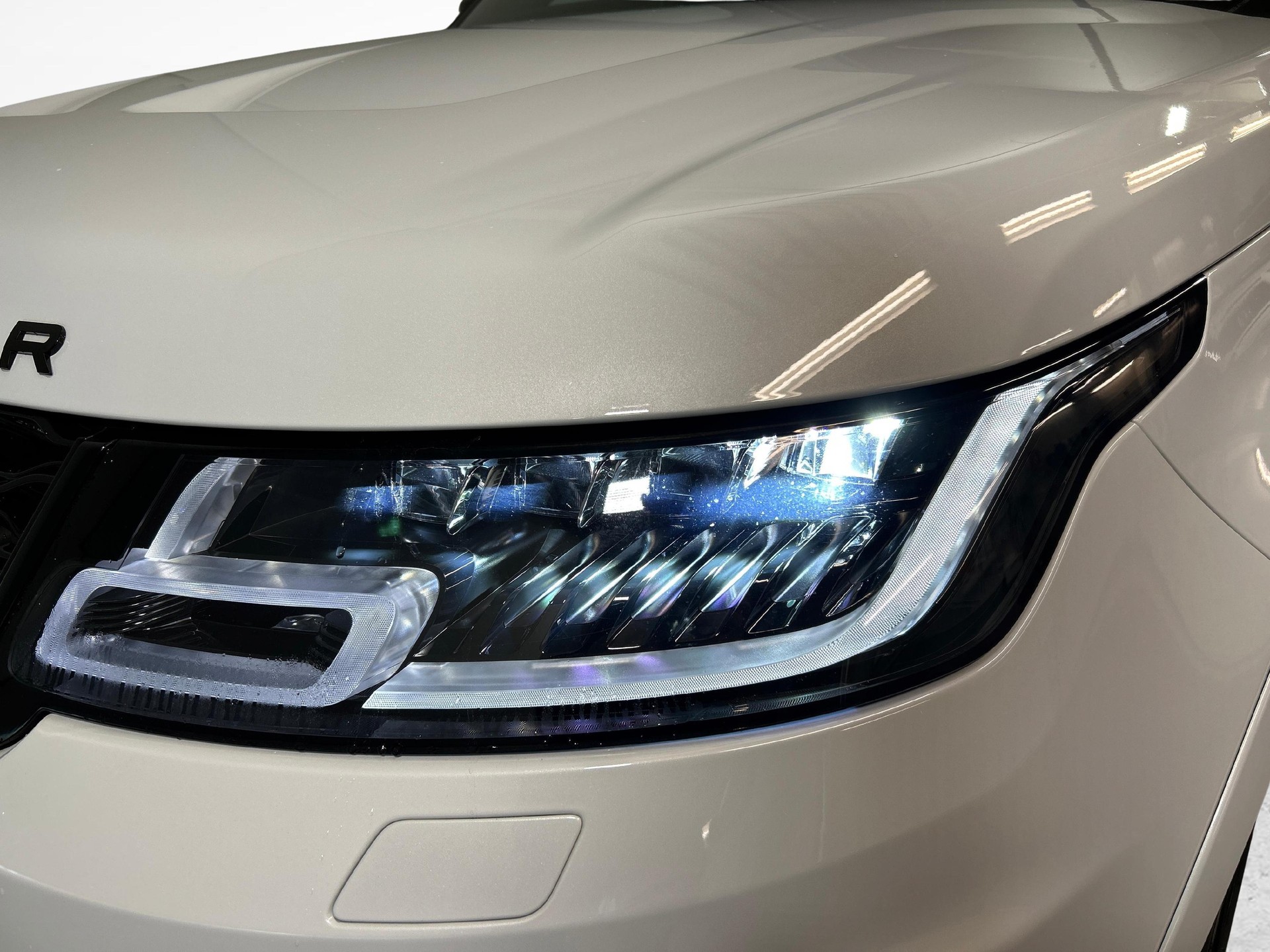 LAND ROVER Range Rover Sport 5.0 V8 SC SVR-image-16