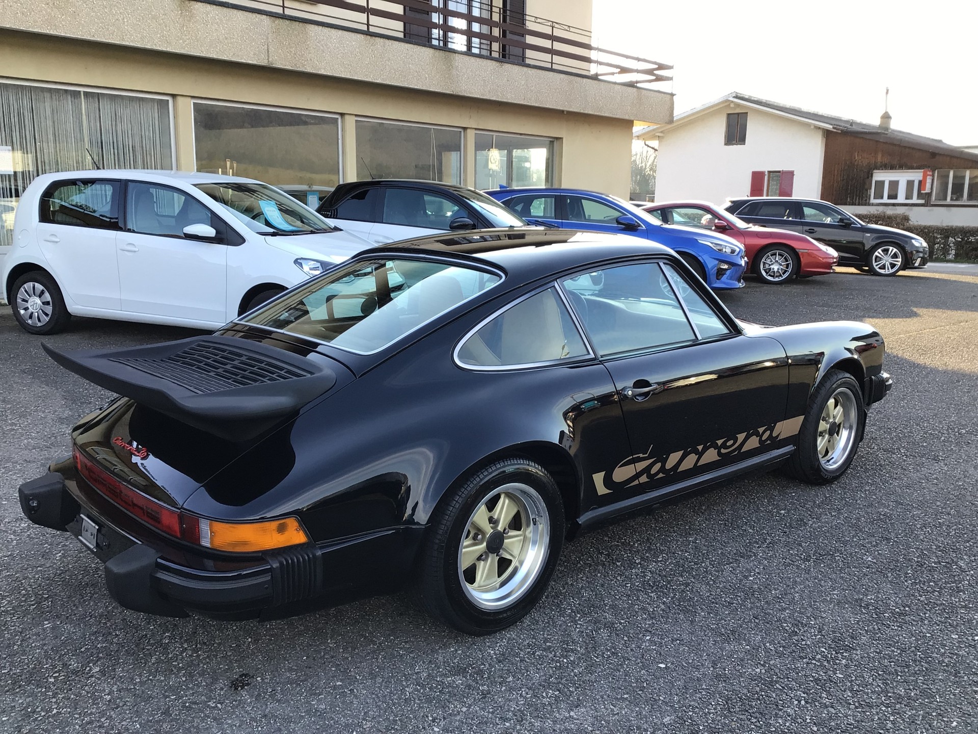 PORSCHE 911 Carrera 3.0-image-2