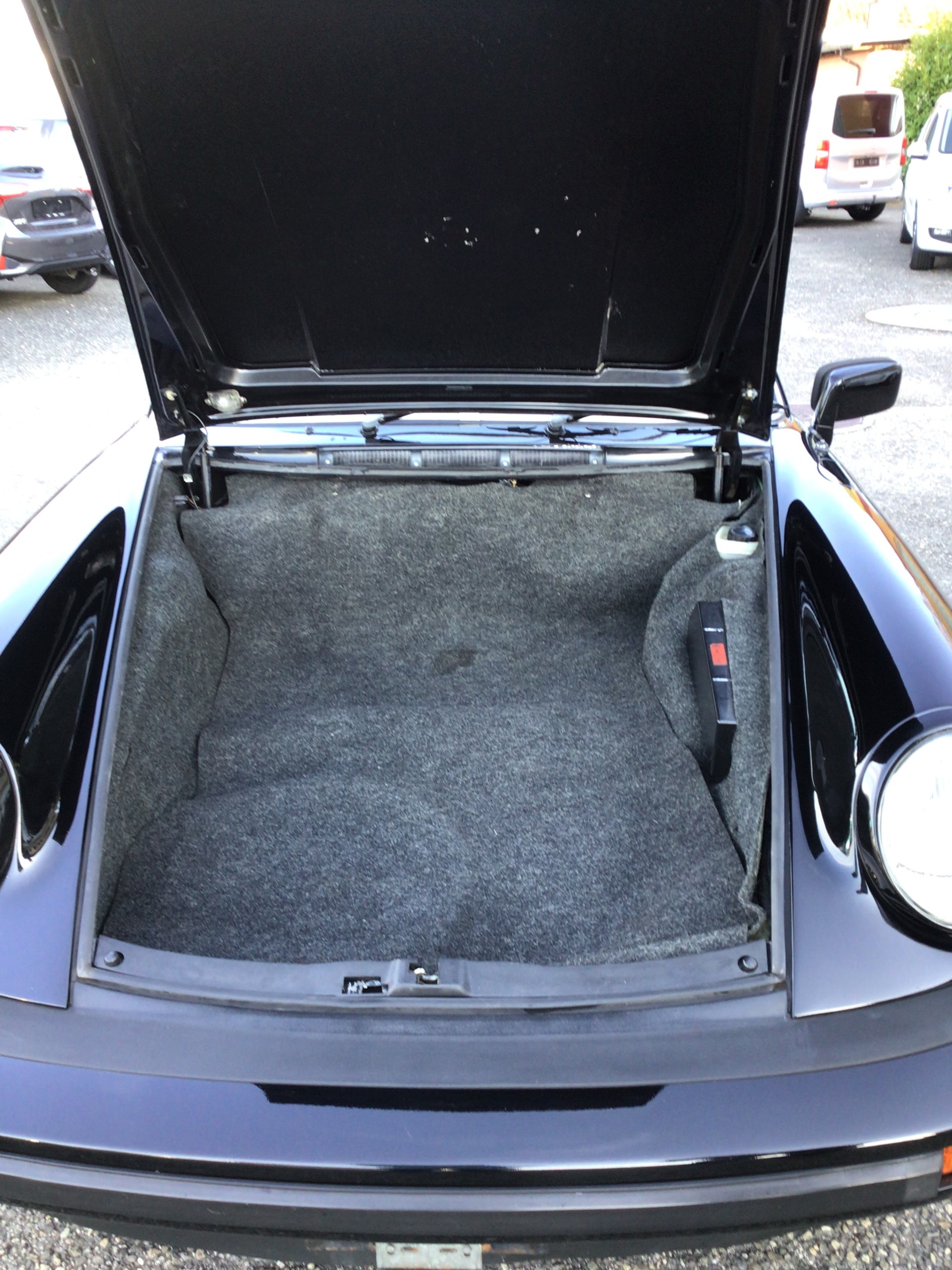 PORSCHE 911 Carrera 3.0-image-12