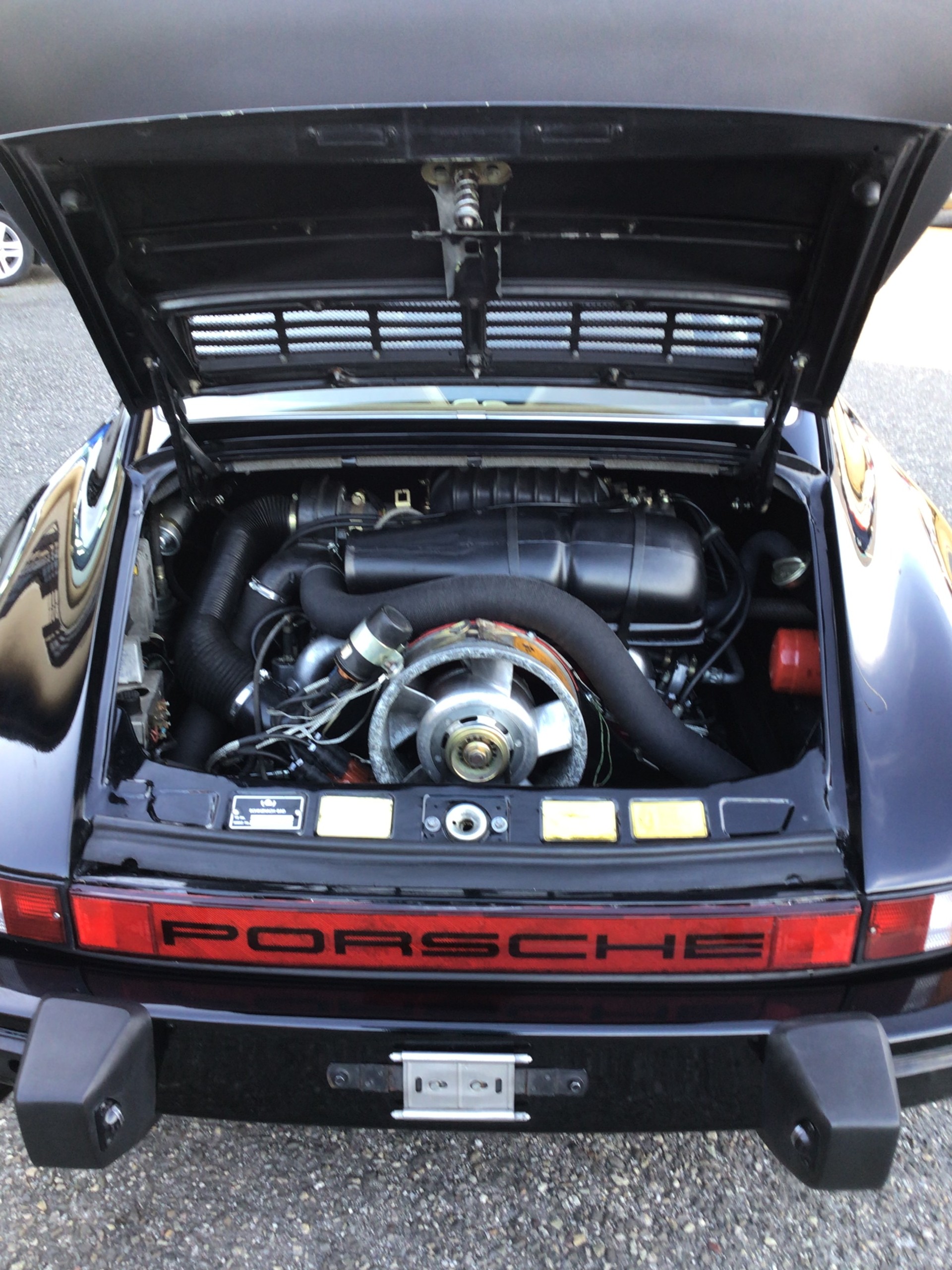 PORSCHE 911 Carrera 3.0-image-13