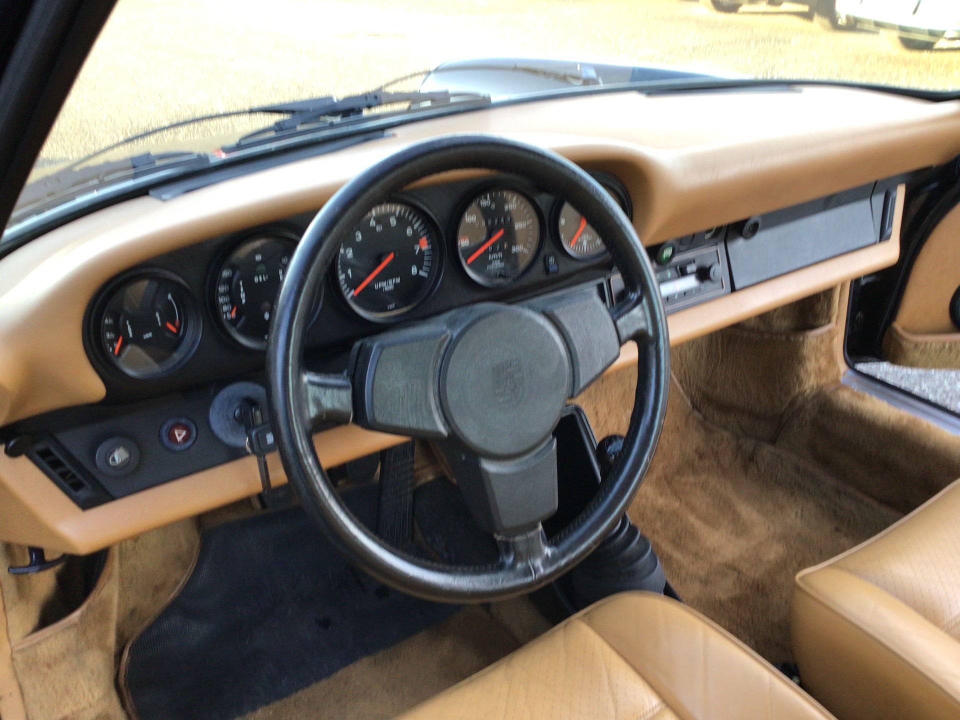 PORSCHE 911 Carrera 3.0-image-7
