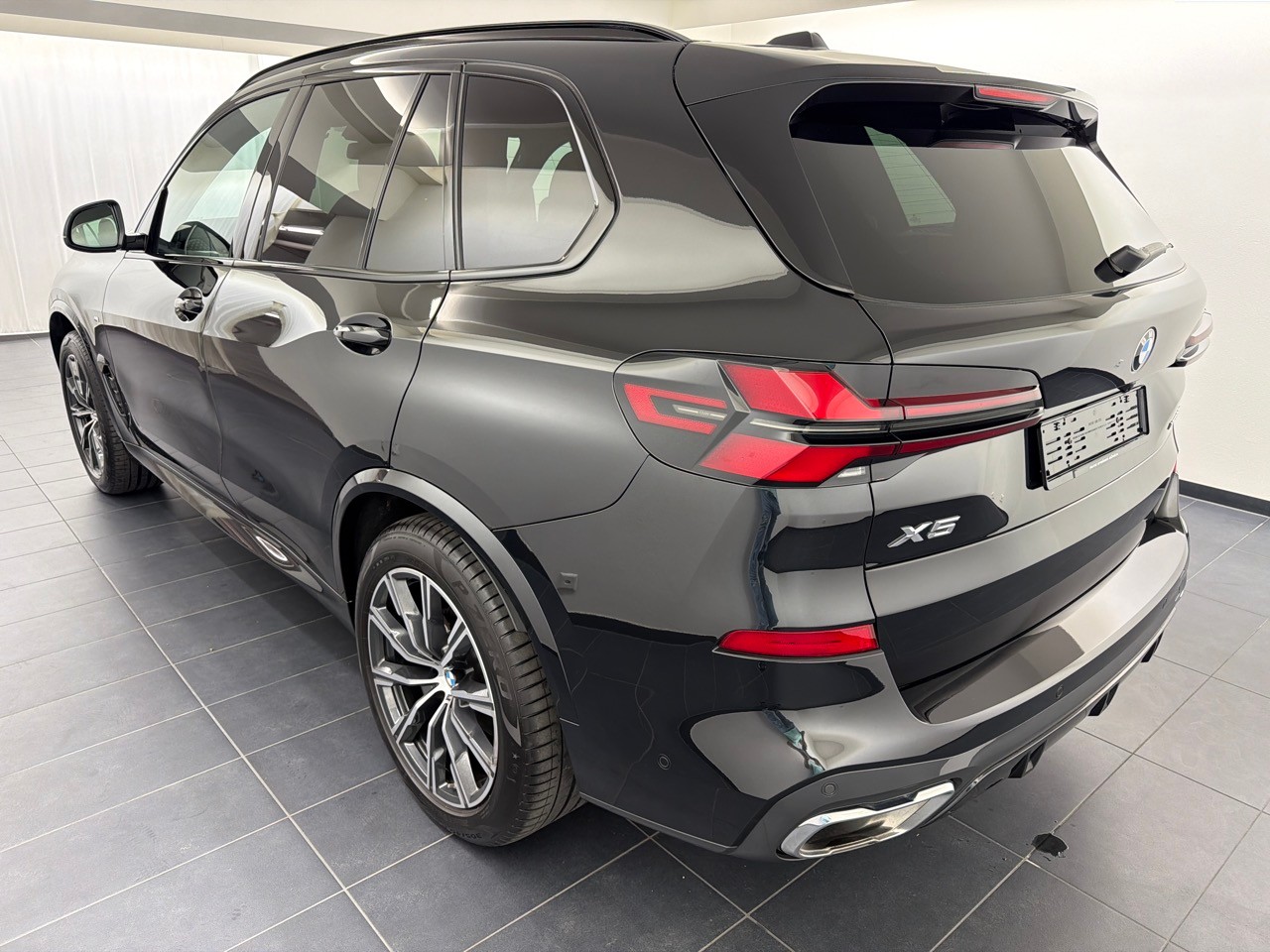 BMW X5 xDr 48V 30d M Sport-image-1