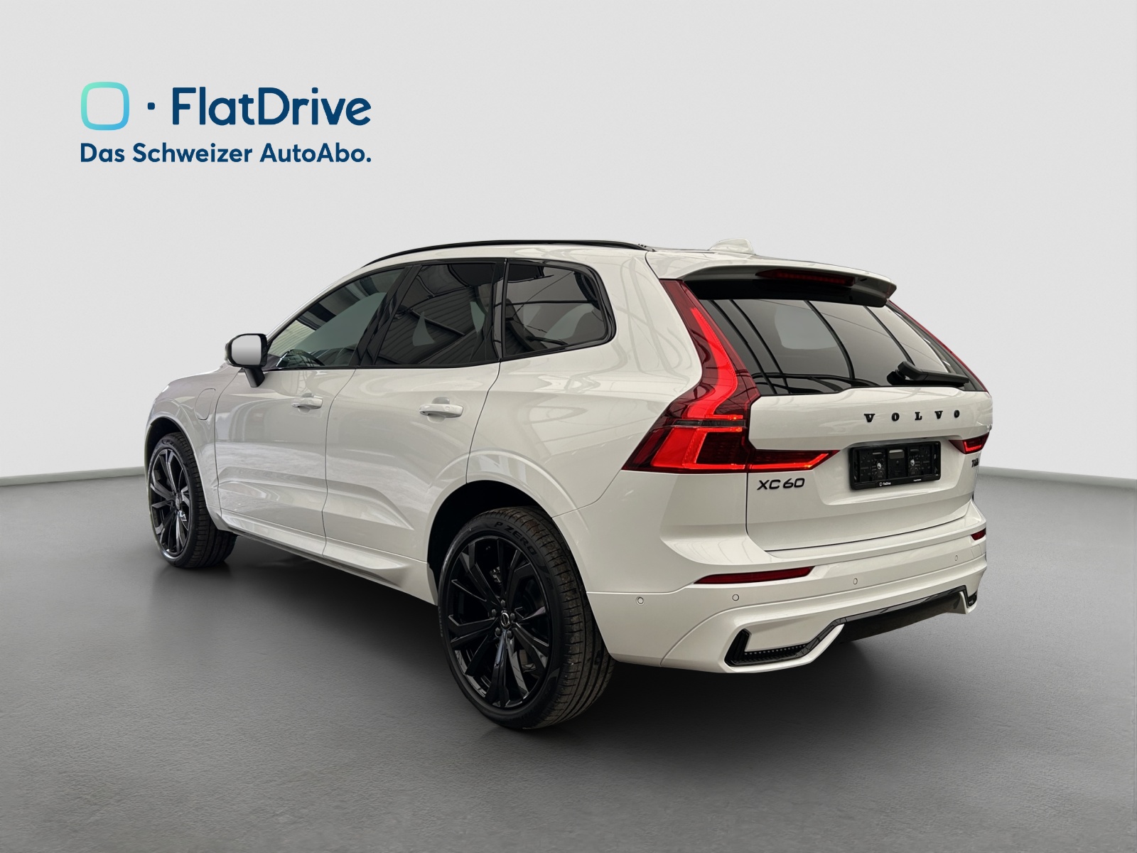 VOLVO XC60 T6 eAWD PluginHybrid Black Edition Geartronic - AHK - Head-up - Panoramadach - 360 Kamera-image-2