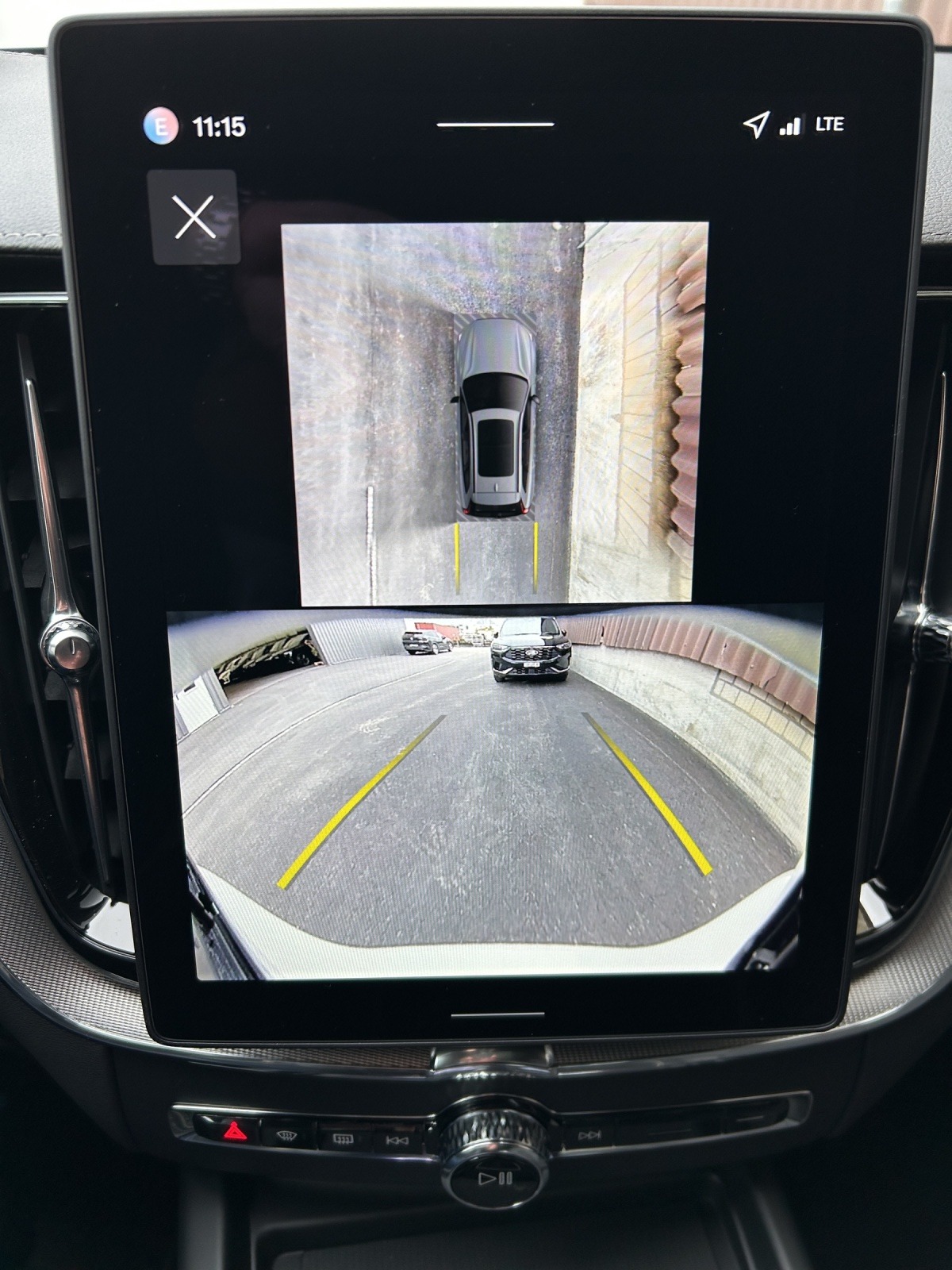 VOLVO XC60 T6 eAWD PluginHybrid Black Edition Geartronic - AHK - Head-up - Panoramadach - 360 Kamera-image-12