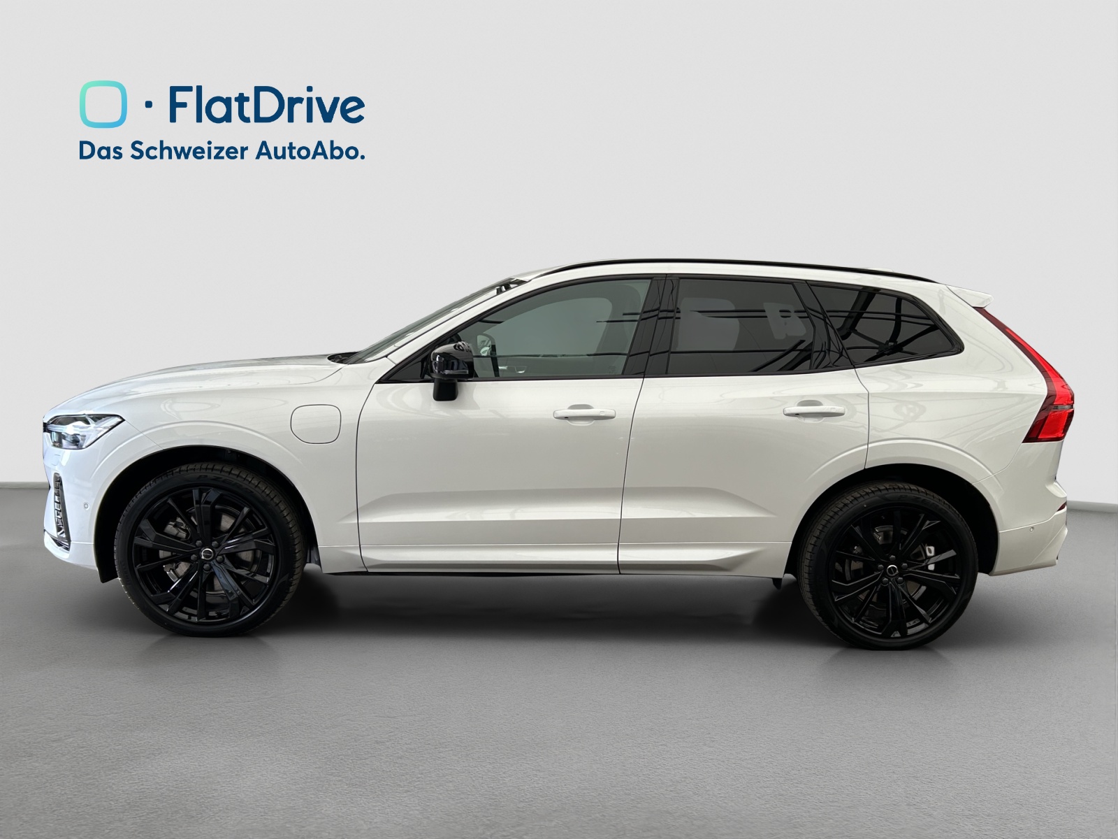 VOLVO XC60 T6 eAWD PluginHybrid Black Edition Geartronic - AHK - Head-up - Panoramadach - 360 Kamera-image-1