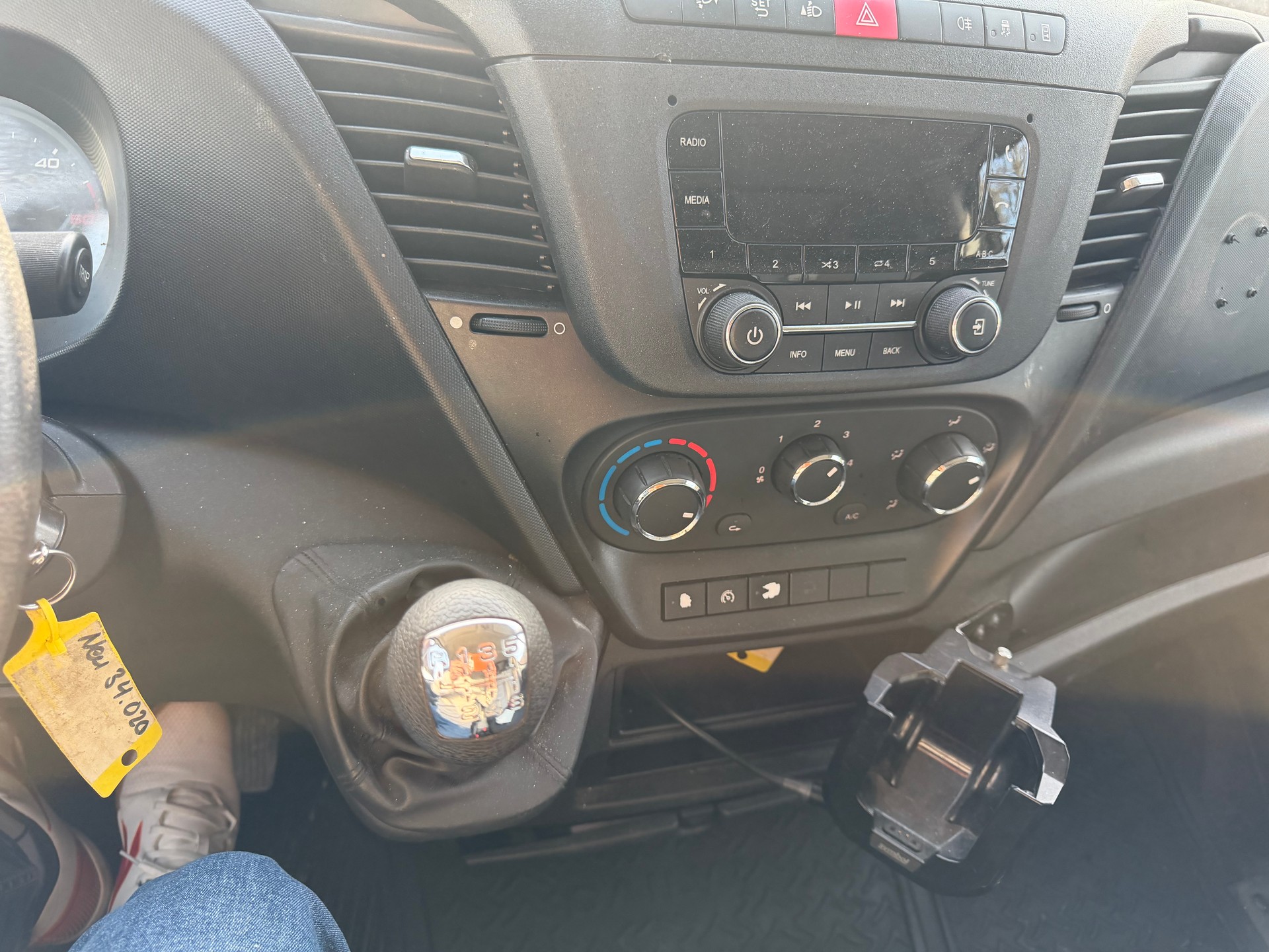 IVECO 35 S 18-image-1