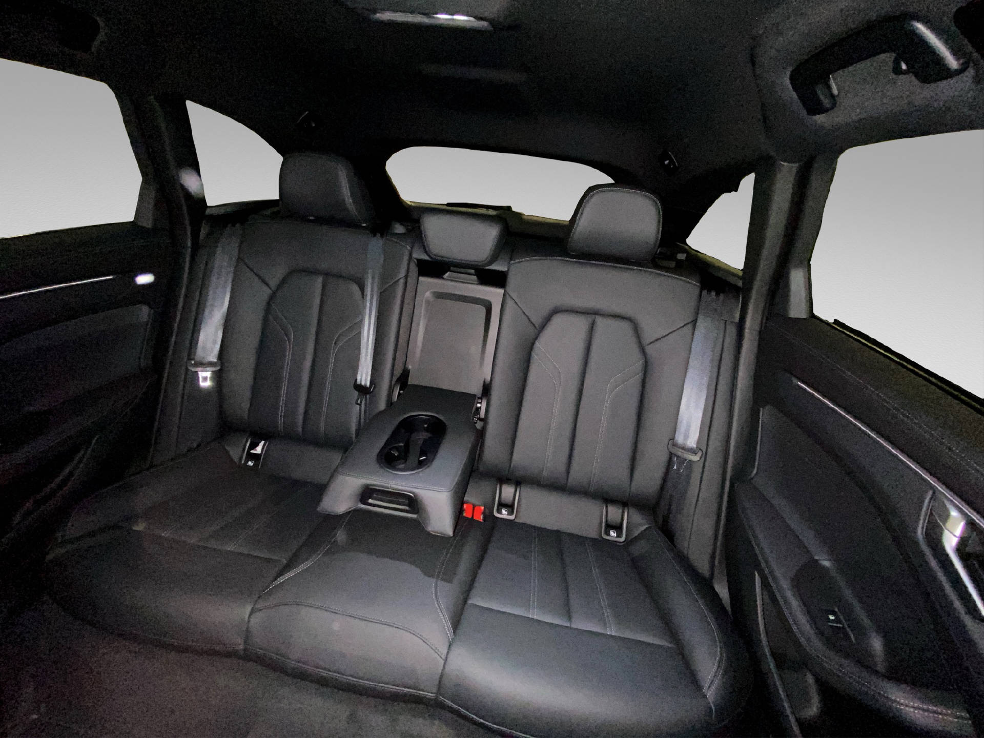 AUDI A6 Avant 2.0 e-hybrid 270 quattro S-Tronic-image-14