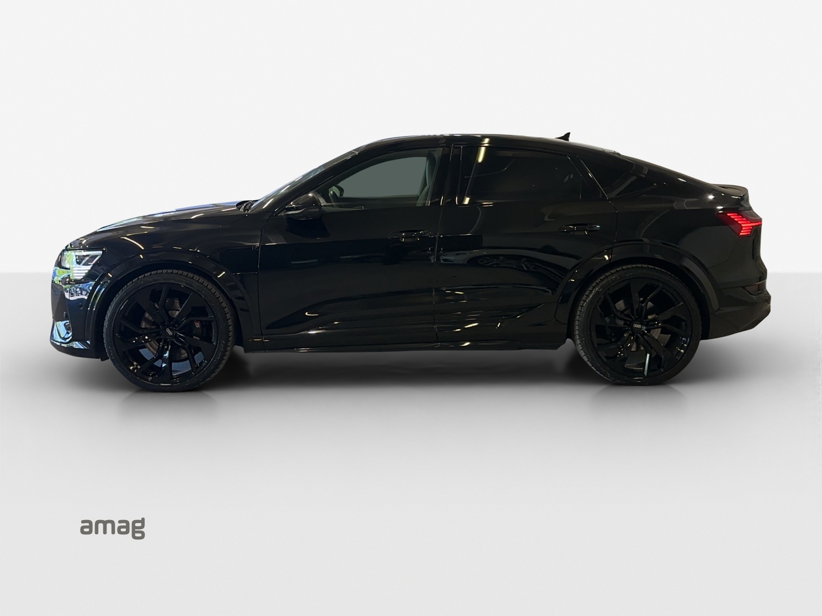 AUDI e-tron S Sportback quattro-image-1
