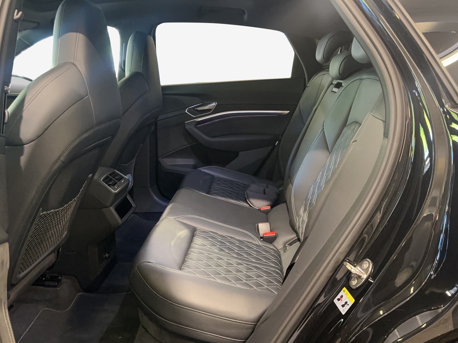 AUDI e-tron S Sportback quattro-image-9