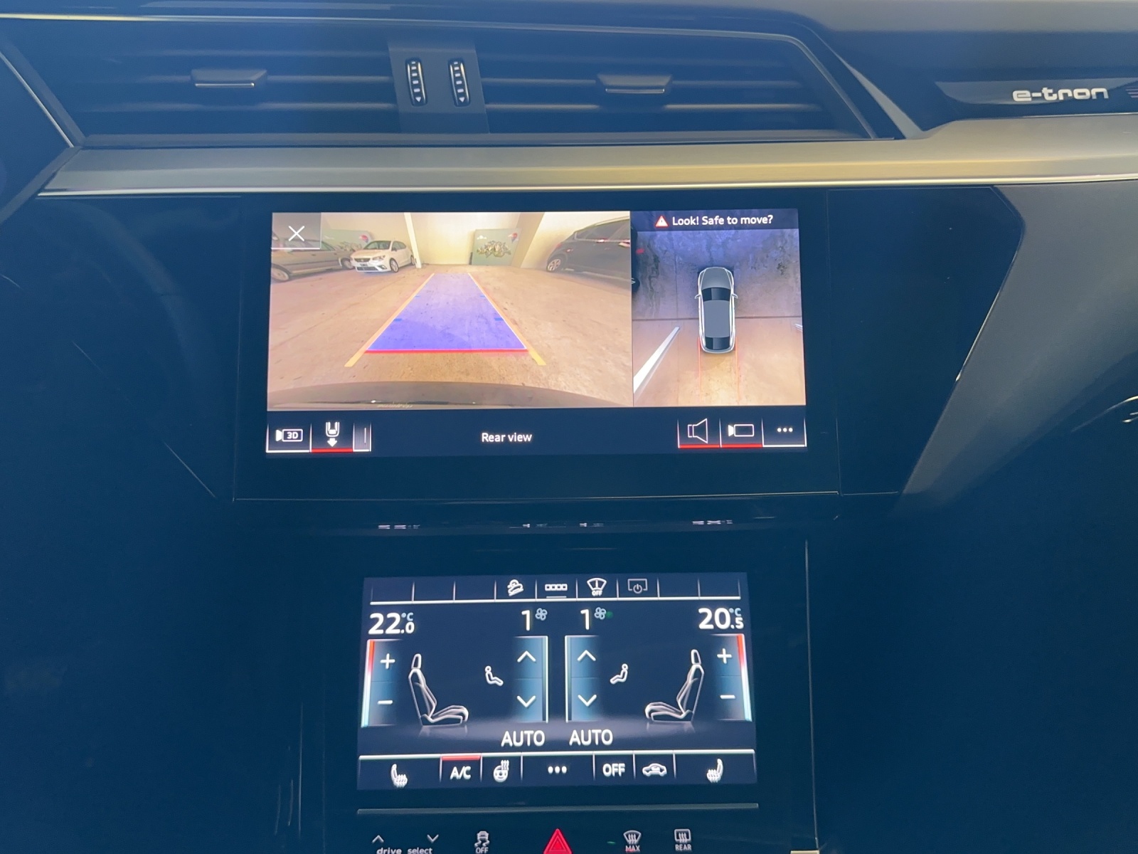 AUDI e-tron S Sportback quattro-image-11