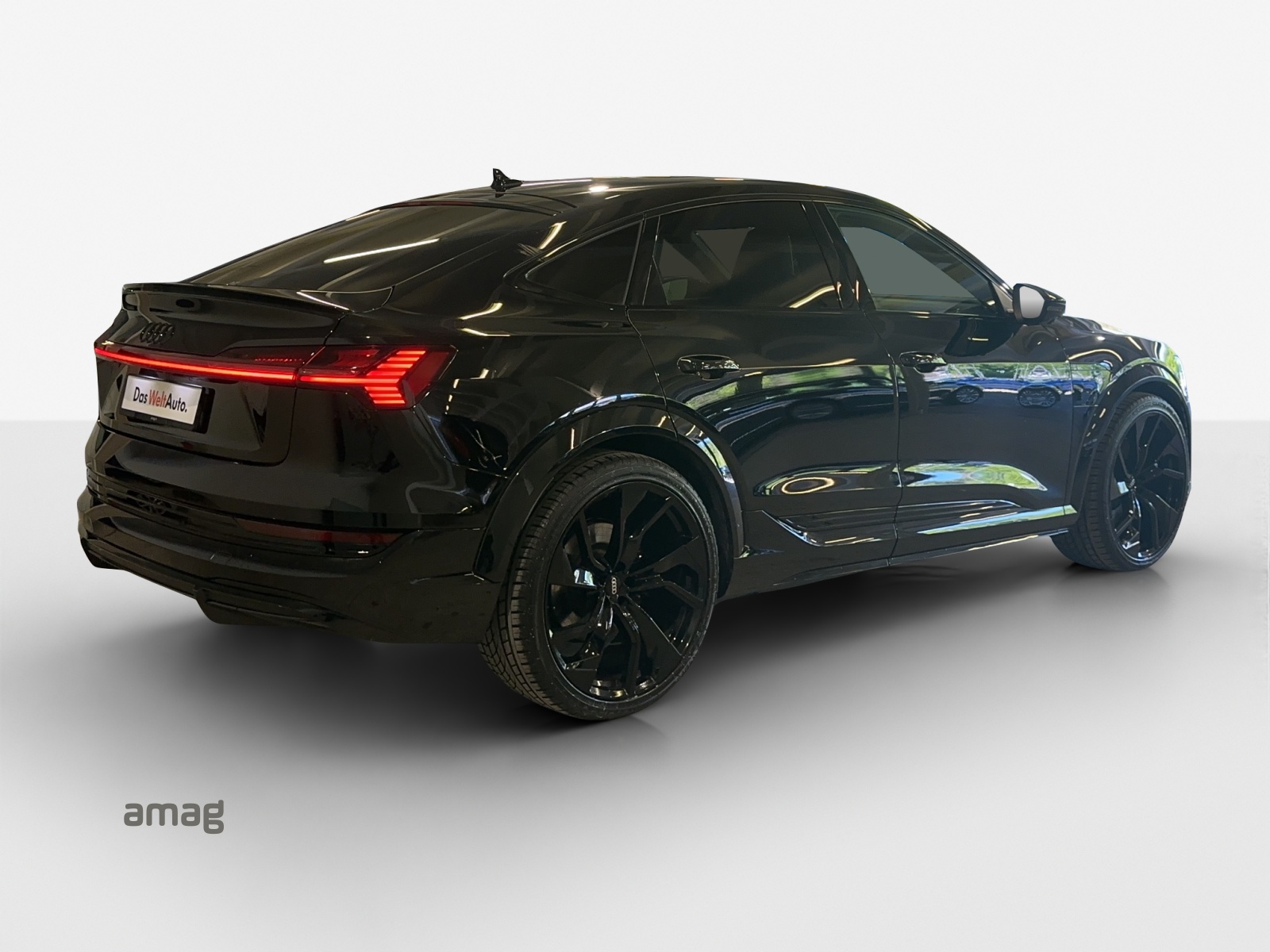 AUDI e-tron S Sportback quattro-image-4