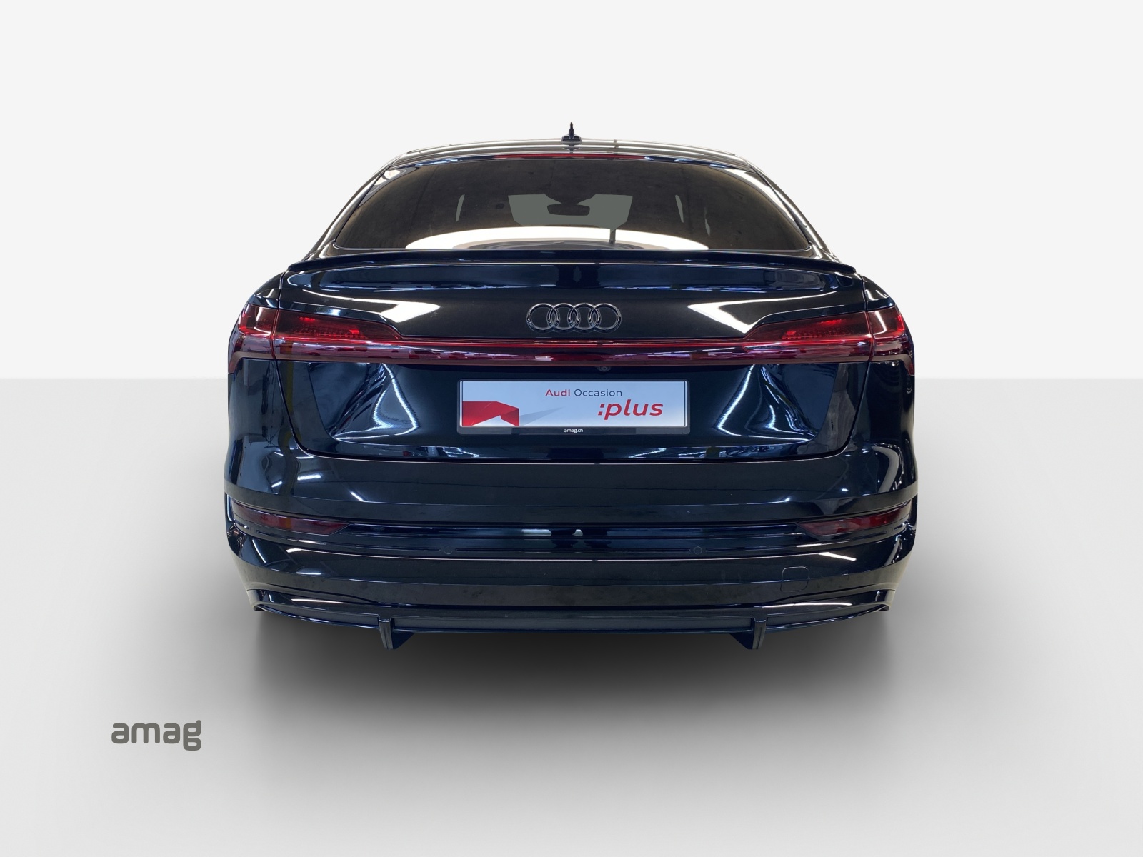 AUDI e-tron S Sportback quattro-image-3