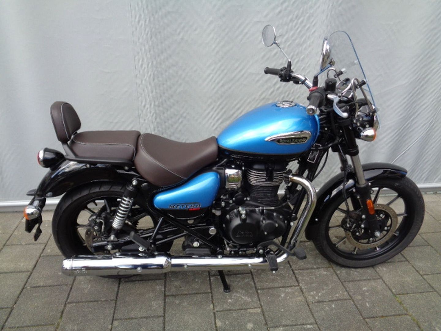 ROYAL ENFIELD METEOR SUPERNOVA 350 E5-showroom-element-3