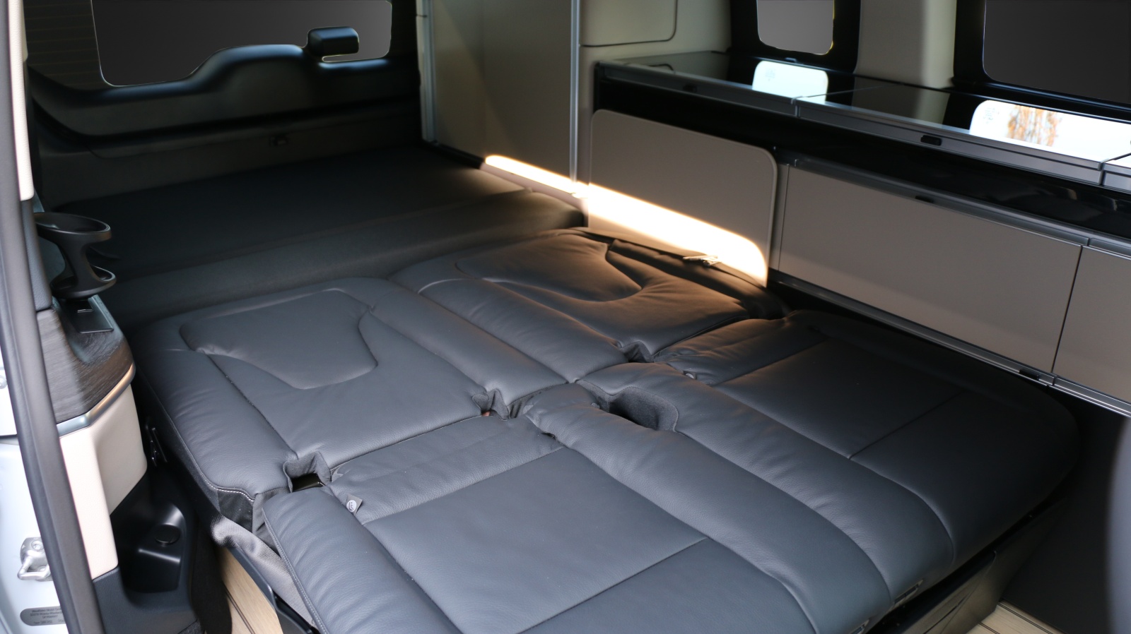 MERCEDES-BENZ Marco Polo 300 d 4M A-image-14