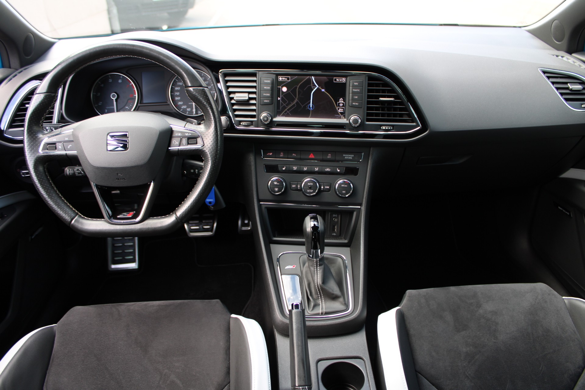 SEAT Leon 2.0 TSI Cupra 290 DSG-image-9