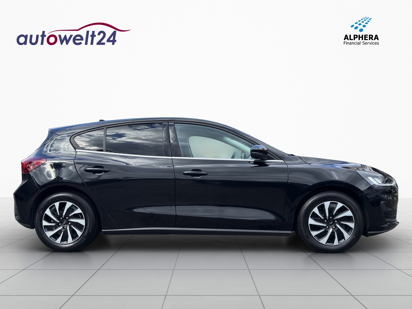 FORD Focus 1.0 MHEV Titanium X Automatic-image-3