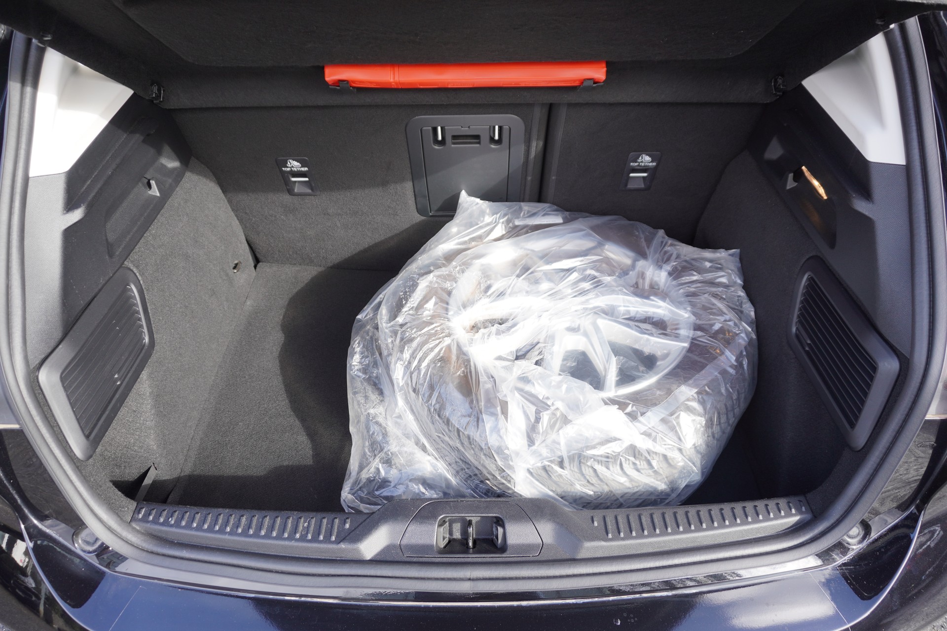 FORD Focus 1.0 MHEV Titanium X Automatic-image-9