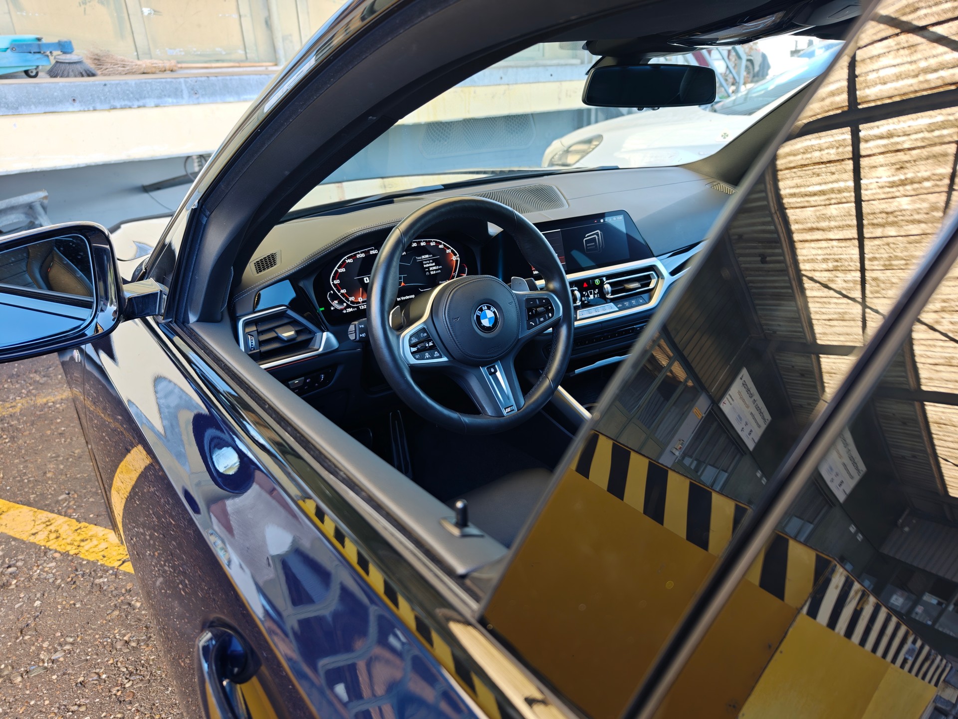 BMW M340i xDrive CARBON DACH CH FAHRZEUG-image-12