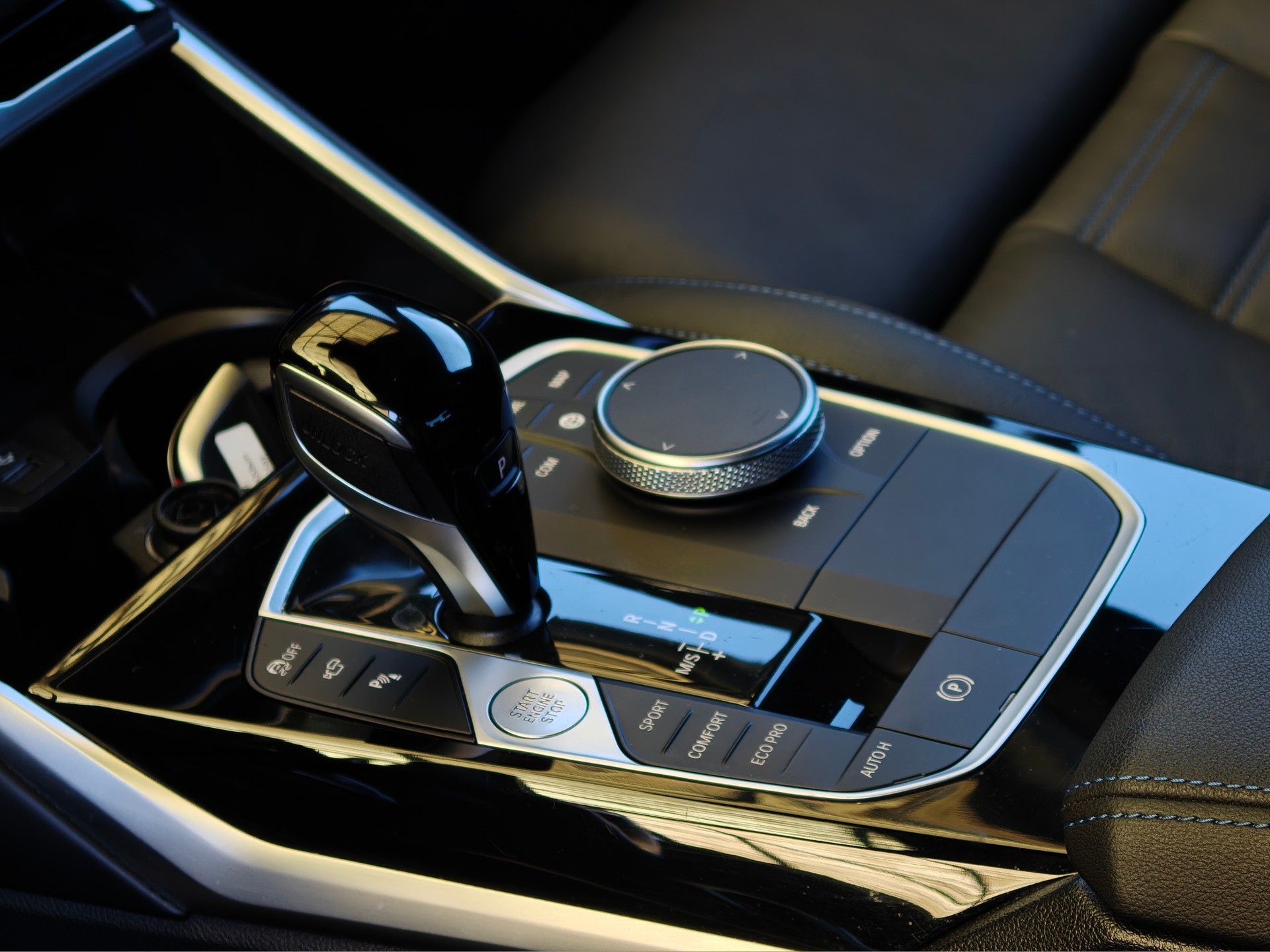 BMW M340i xDrive CARBON DACH CH FAHRZEUG-image-23